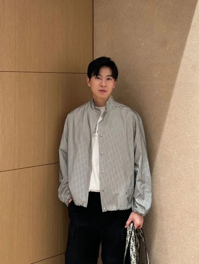 Item ID 9019 D1or Printed reflective oversized shirt