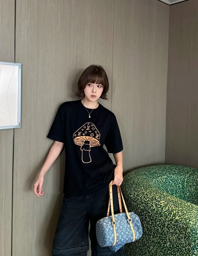 Item ID 9023 1V Early Spring Men's Series Mushroom Inlaid Flower Round Neck Short Sleeve T-shirt