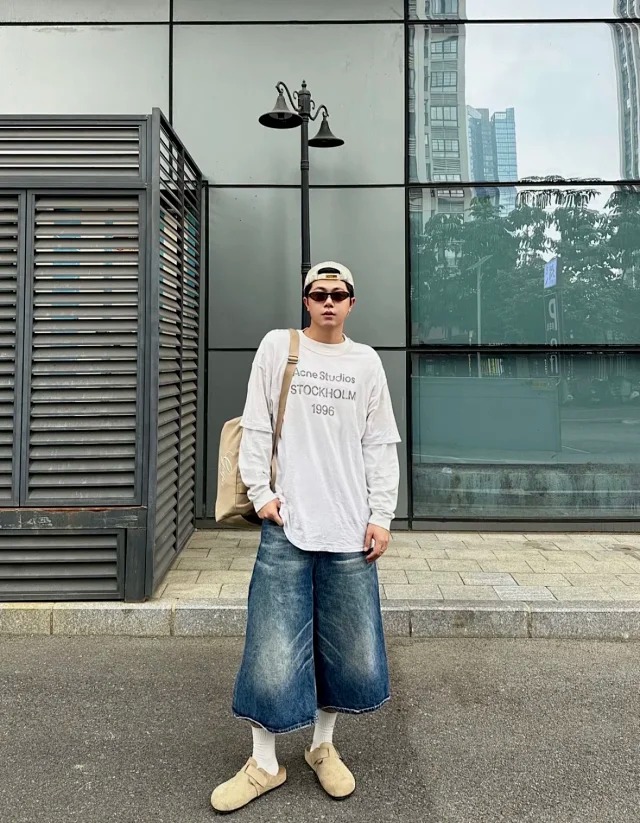 Item ID 9042 Acne 1996 series handmade spray painted distressed exclusive 85% cotton+15% linen short sleeved T-shirt dirty white black