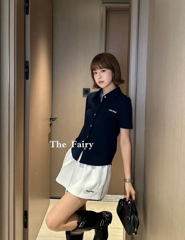 Item ID 9059 Miu cotton beaded embroidered logo button closure straight tube short sleeved shirt