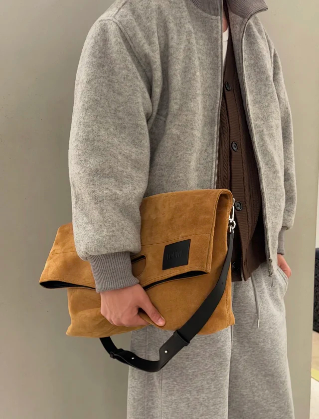 Item ID 9088 LOE Bob special structure hand-held hollowshoulder bag imported thick suede foldable design leather patch cowhide