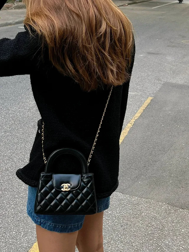 Item ID 9057 CHANE1 Kelly diamond patterned cowhide chain carrying shoulder bag