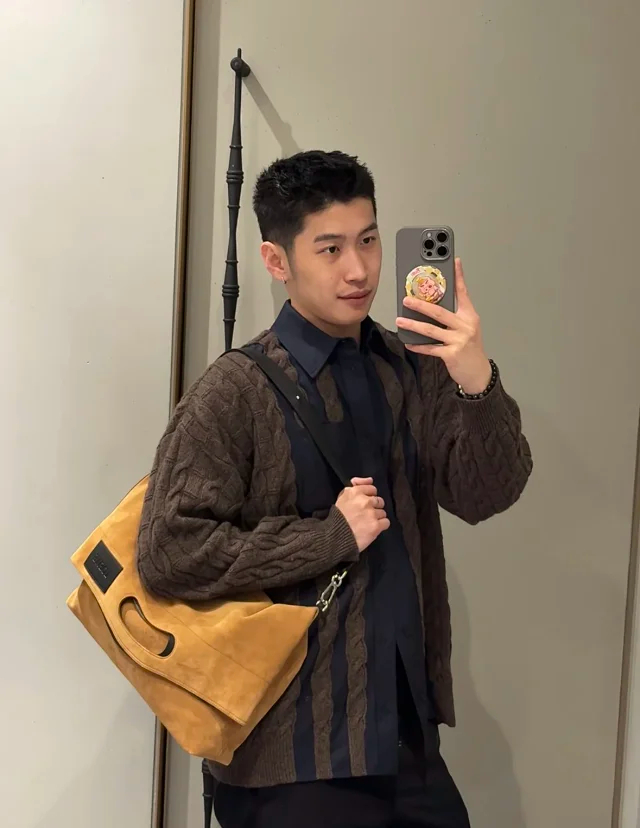 Item ID 9088 LOE Bob special structure hand-held hollowshoulder bag imported thick suede foldable design leather patch cowhide