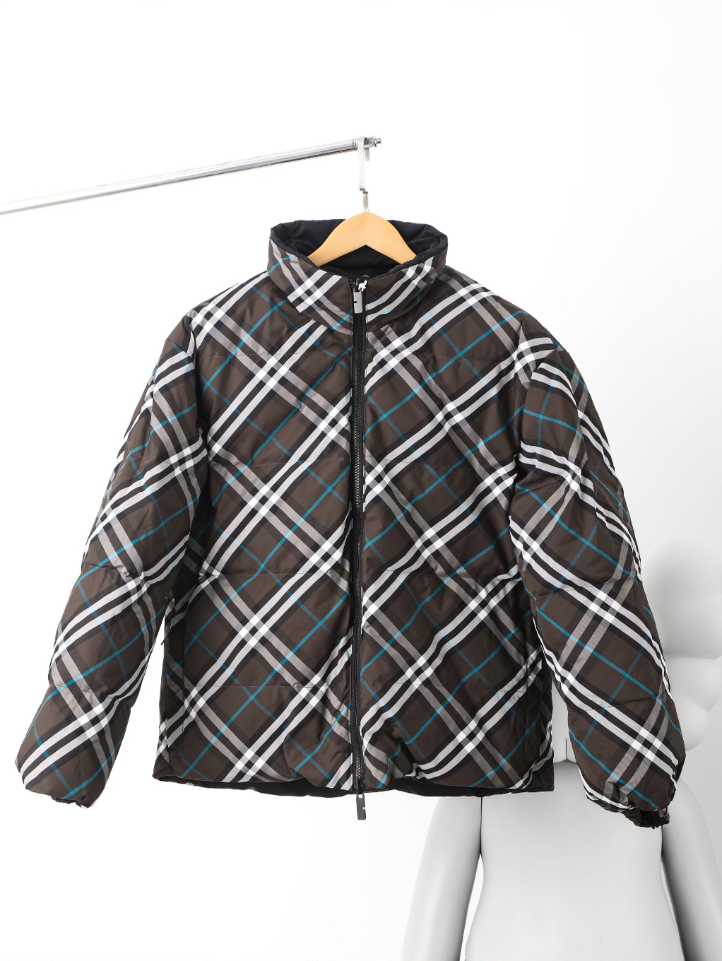 Item ID 8107 Burberr%-BBR-2024ss- Twill series - Reversible down jacket - Double-si