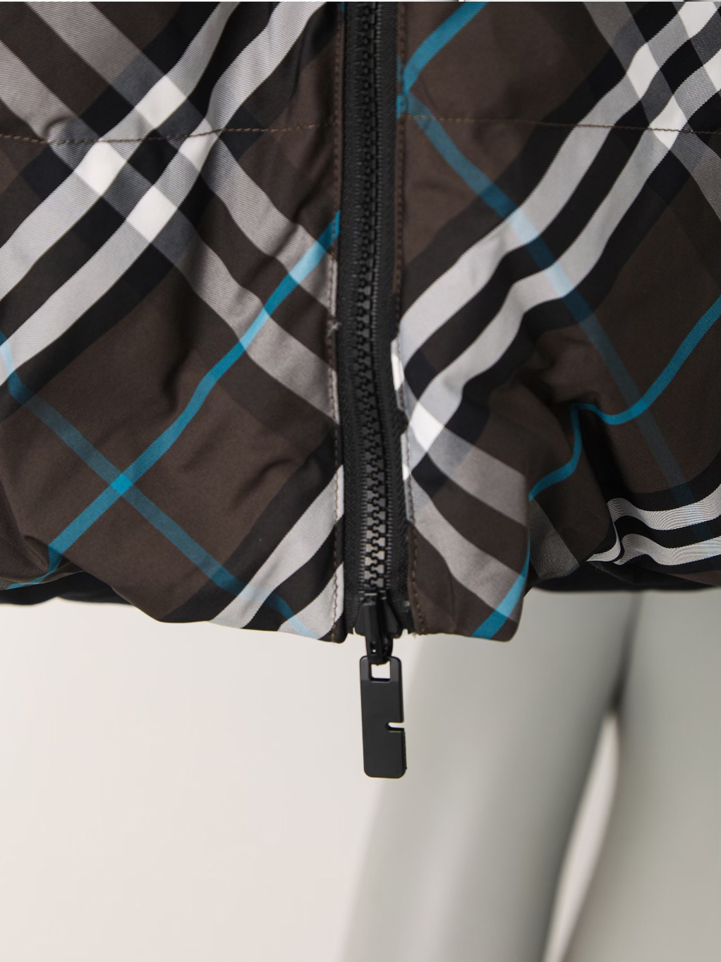 Item ID 8107 Burberr%-BBR-2024ss- Twill series - Reversible down jacket - Double-si