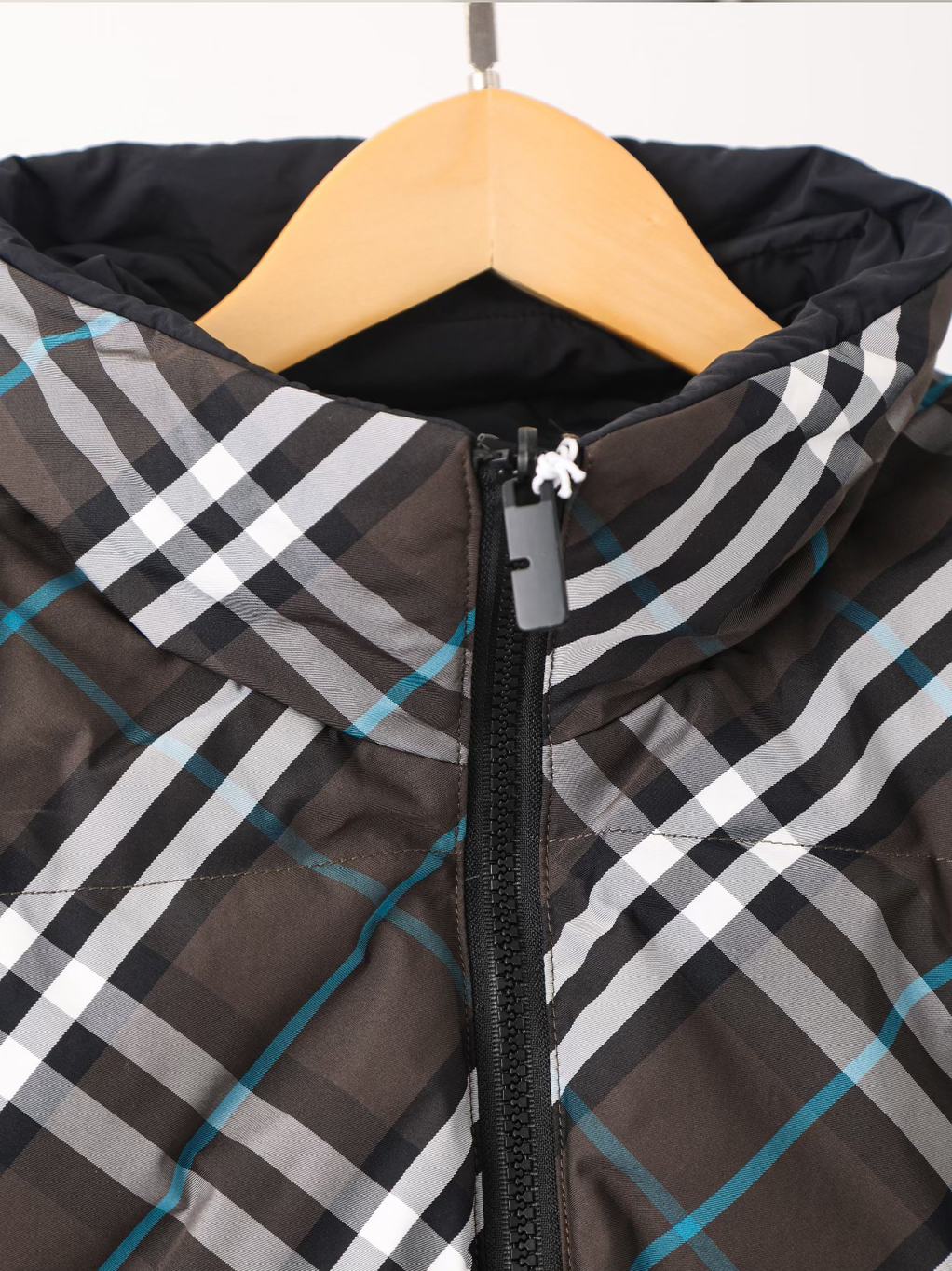 Item ID 8107 Burberr%-BBR-2024ss- Twill series - Reversible down jacket - Double-si