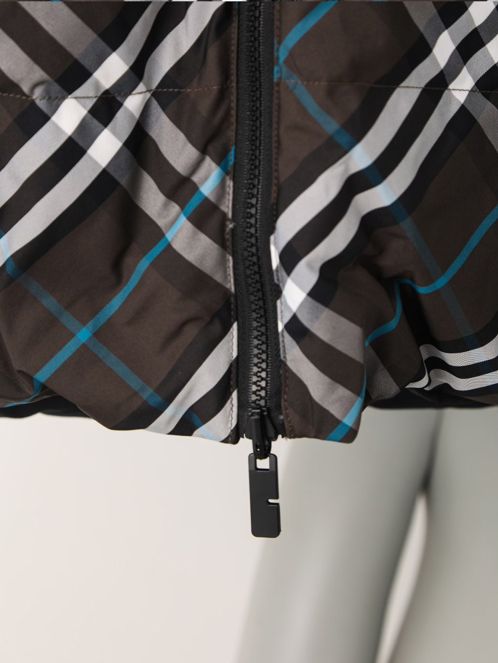 Item ID 8107 Burberr%-BBR-2024ss- Twill series - Reversible down jacket - Double-si