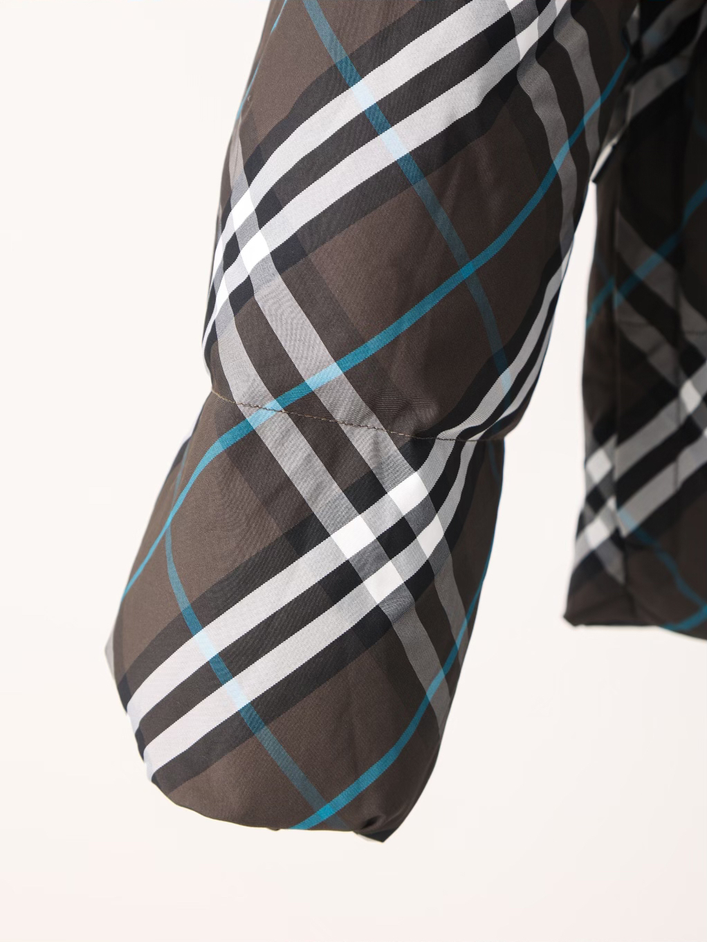 Item ID 8107 Burberr%-BBR-2024ss- Twill series - Reversible down jacket - Double-si