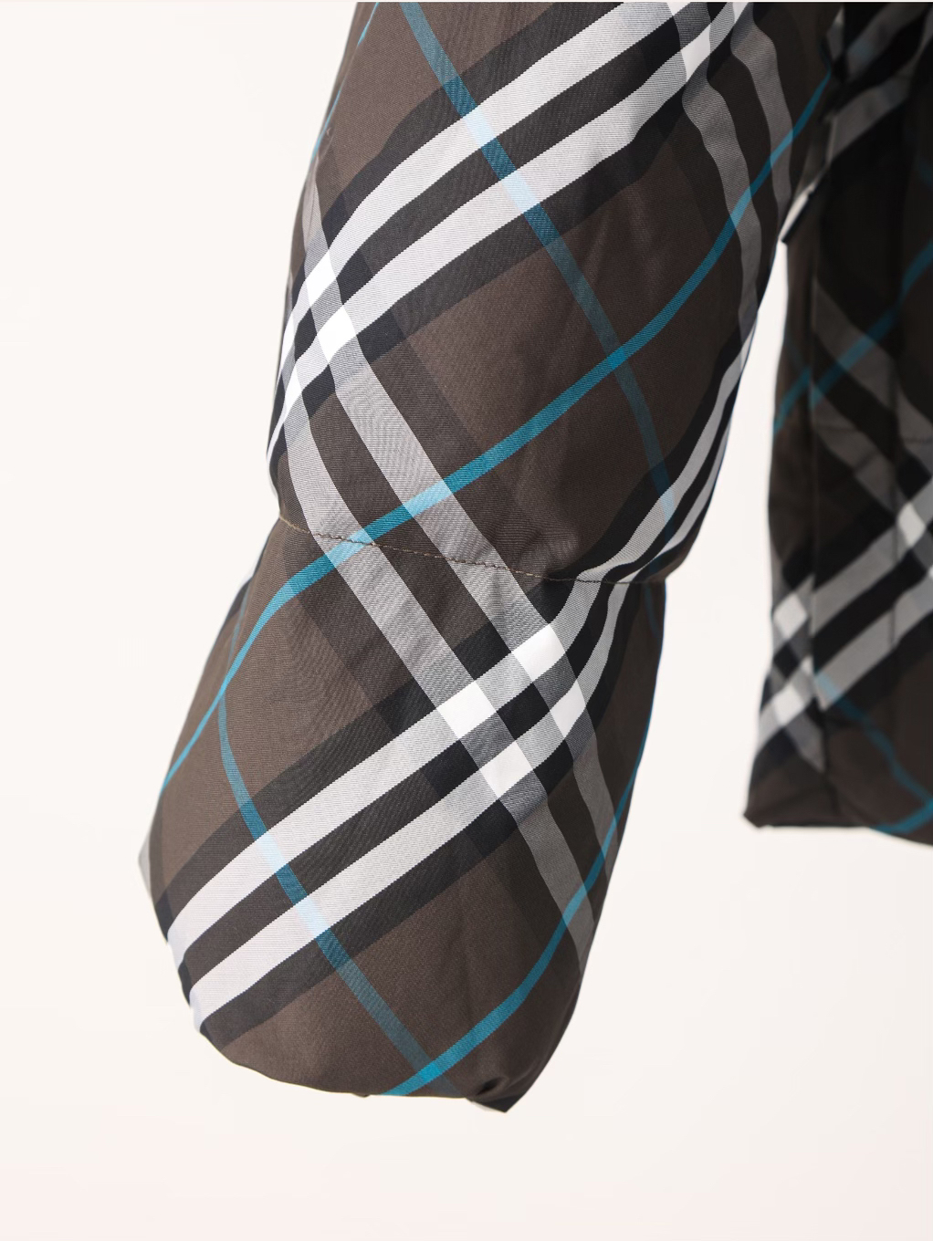 Item ID 8107 Burberr%-BBR-2024ss- Twill series - Reversible down jacket - Double-si