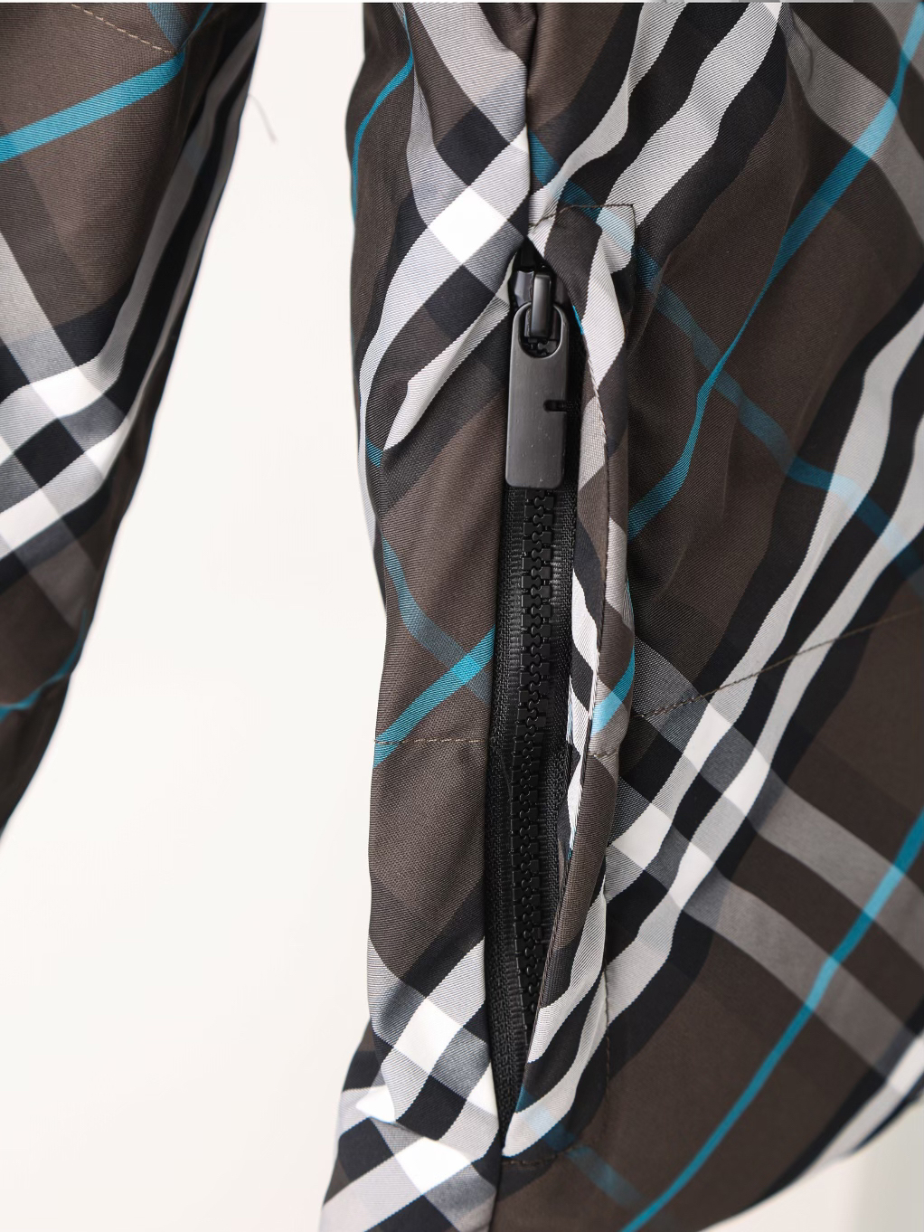 Item ID 8107 Burberr%-BBR-2024ss- Twill series - Reversible down jacket - Double-si