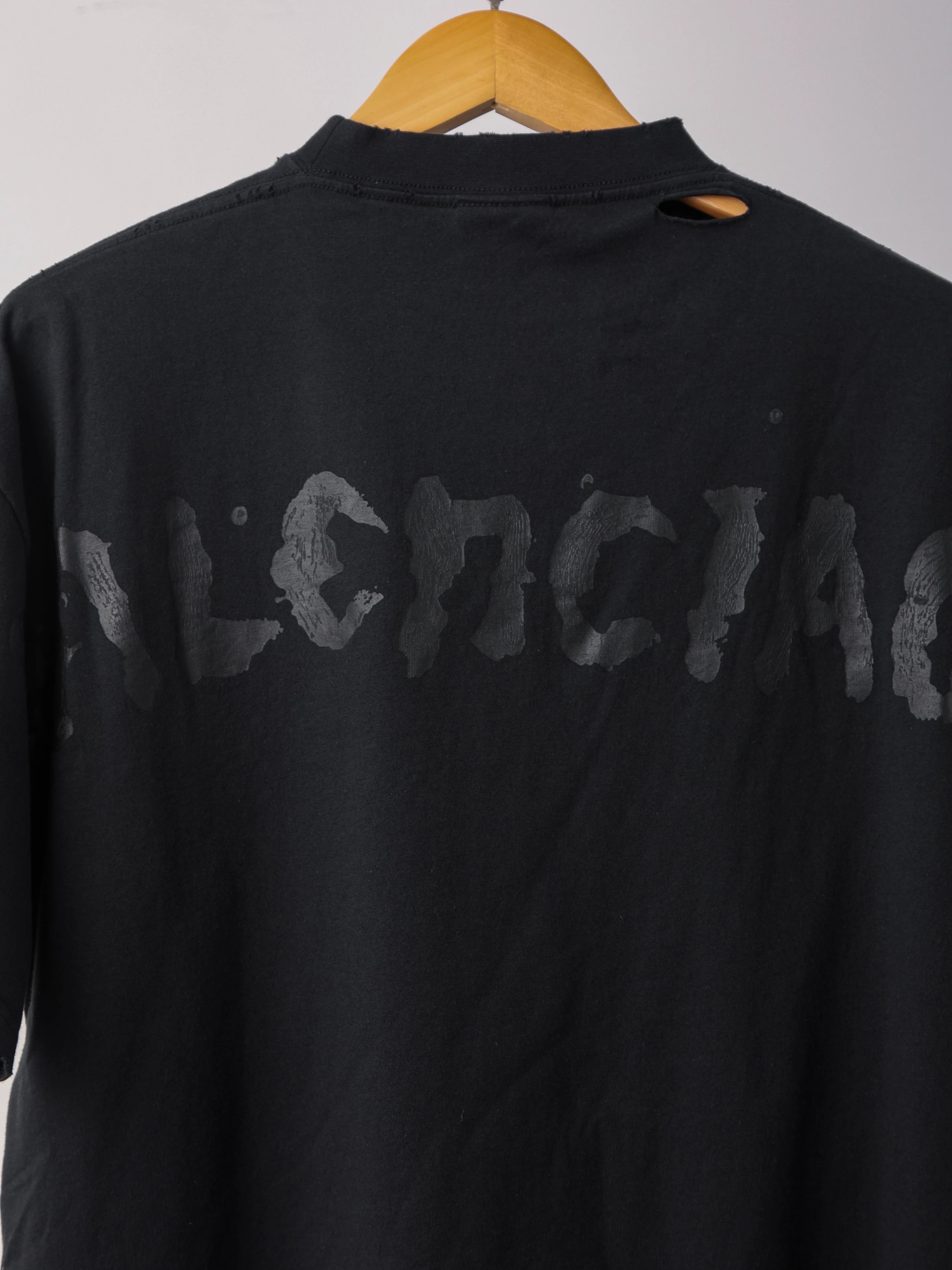Item ID 8282 Balenc1aga- Paris -2025ss- Embossed Ink Mountain Oil Painting Letters