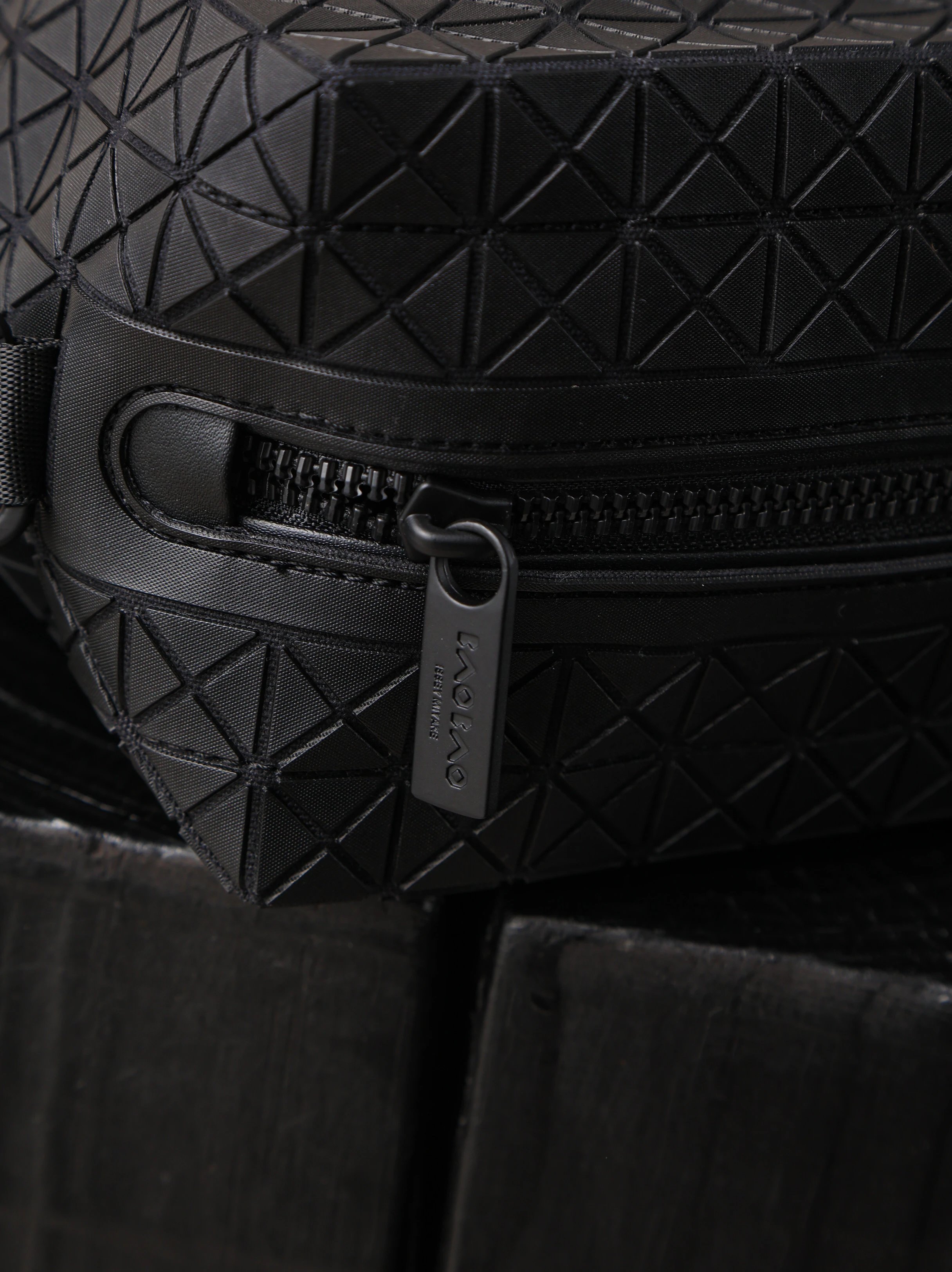 Item ID 8490 Issey-M1yaki- Issey Miyake -Kuro-saddle-PVC diamond camera bag - Matte