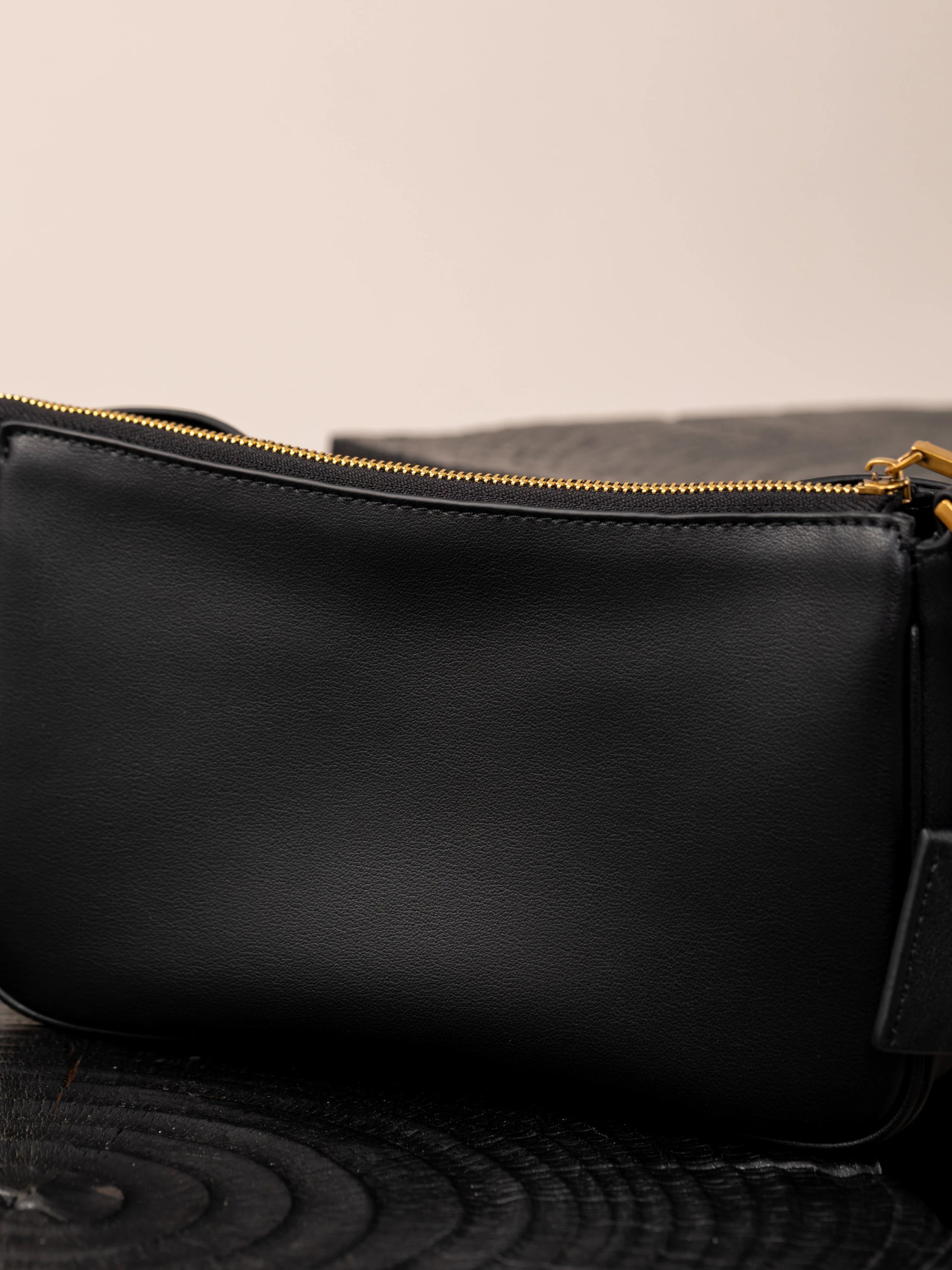 Item ID 8451 Balenc1aga Paris-2024s Redeo Series - Small Mahjong Bag - Imported Hea