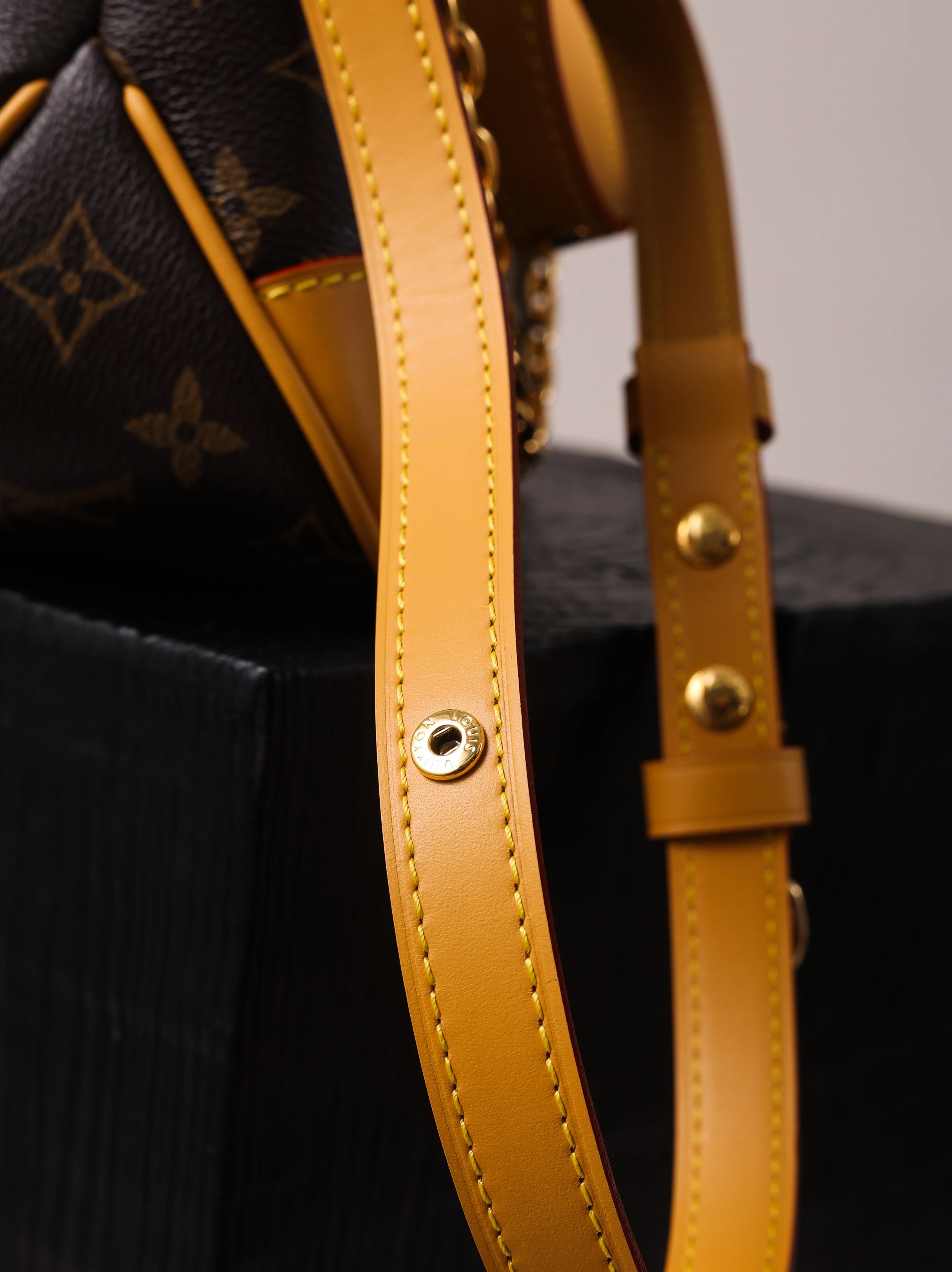 Item ID 8484 Haute Couture -2021ss - Classic Old Flower Series - Bull Horn Shoulder