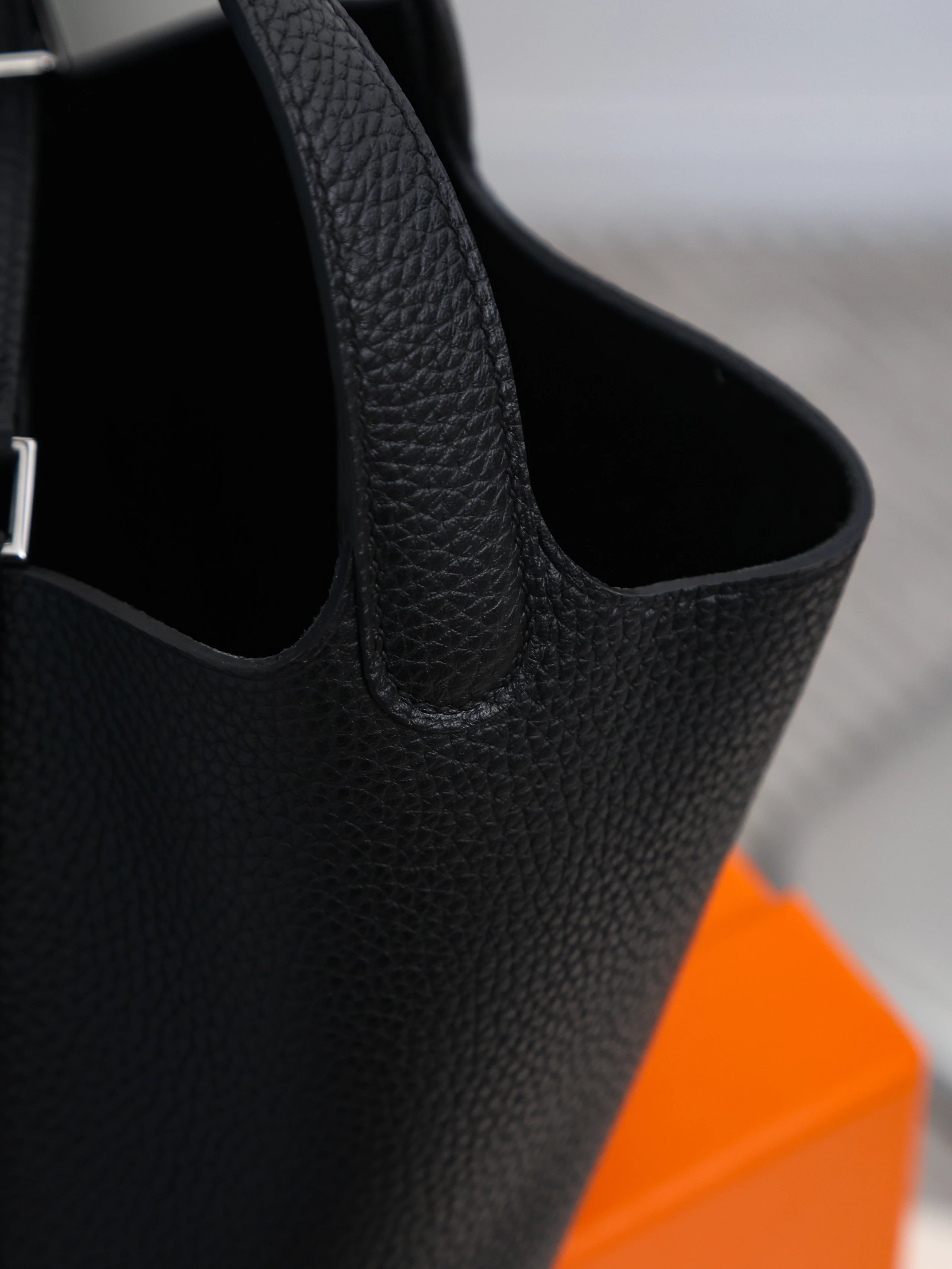 Item ID 8487 HERME3-Majia-Picoting-Lock-18- Gold Buckle - Calf Leather - Vegetable