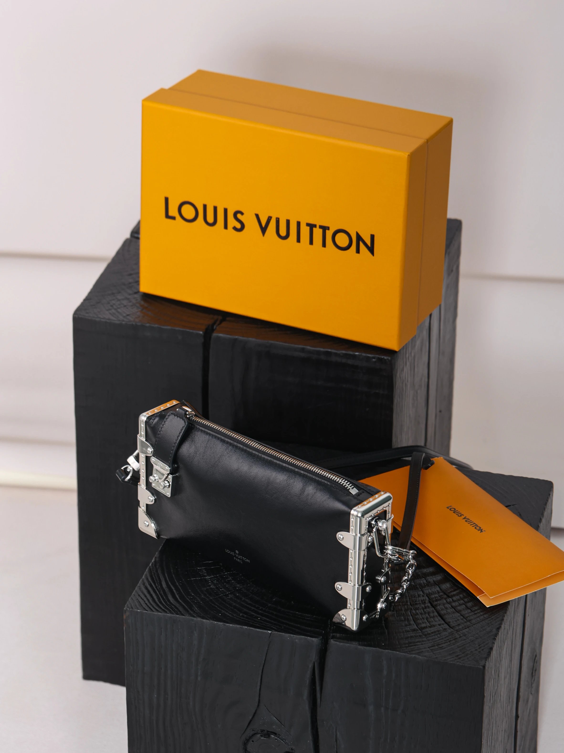 Item ID 8432 Advanced customization -100% calfskin -Slim-Trunk- soft box chain bag