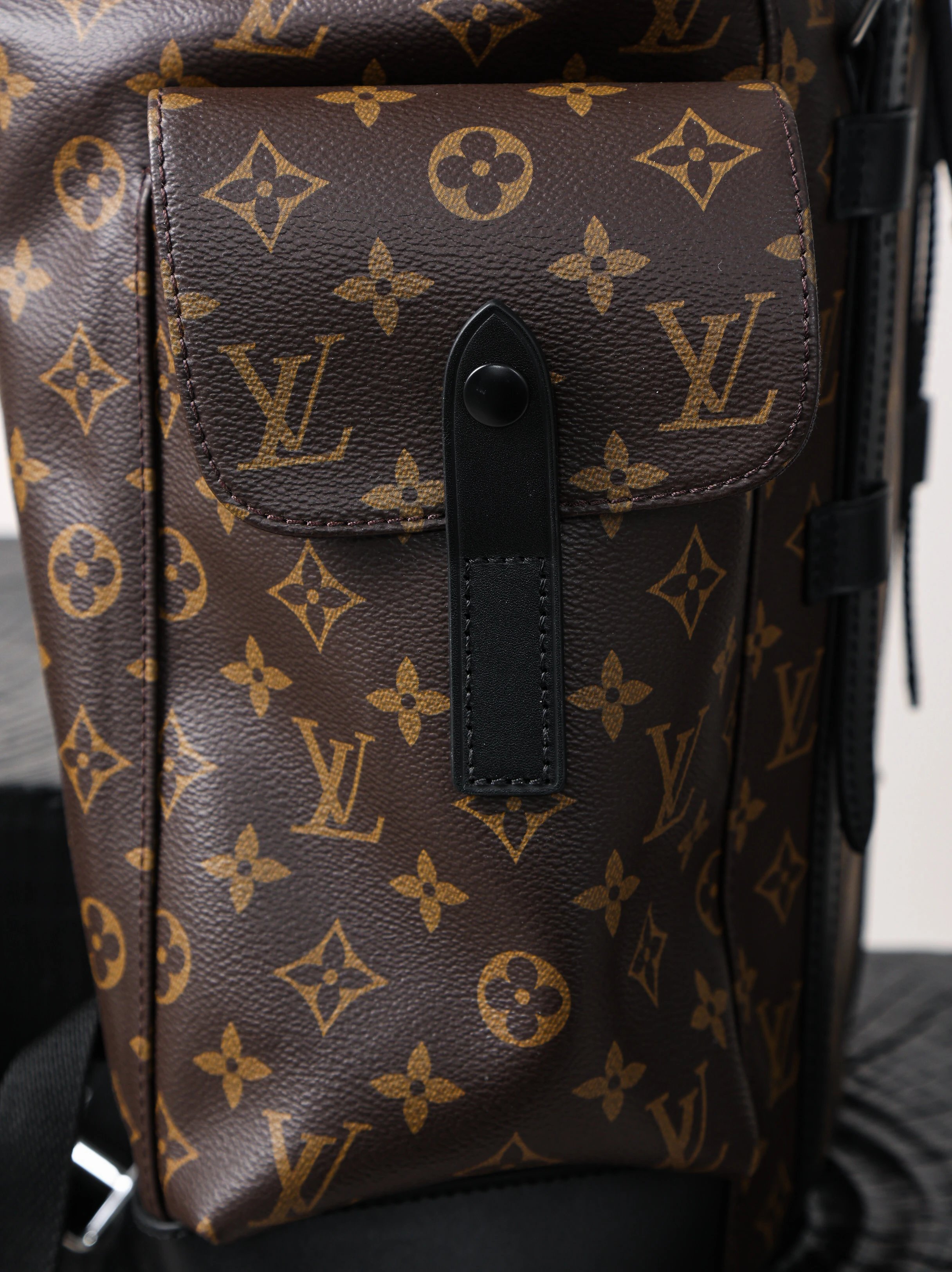 Item ID 8443 Advanced customization -Christopher- Classic presbyopic series - Canva