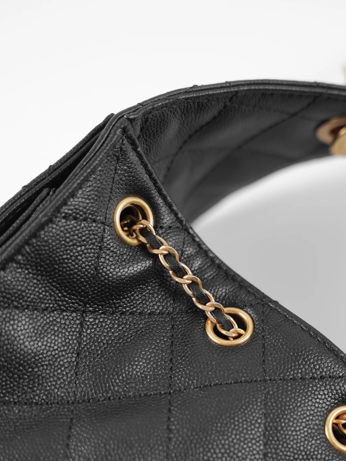 Item ID 8457 CHANE1- Xiaoxiang -25Bag-25S- classic logo Logo“ Imported grain emboss