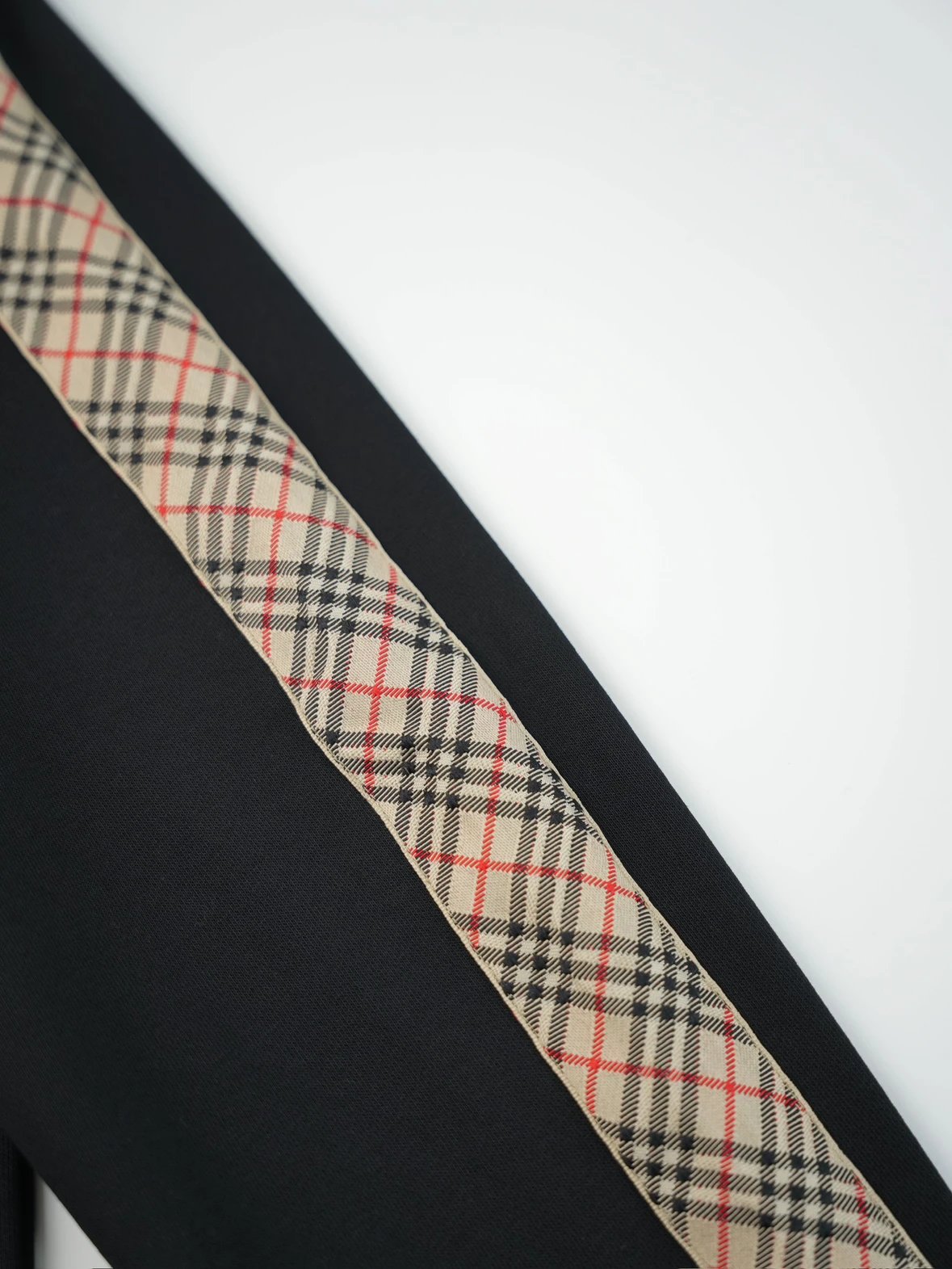 Item ID 8075 BBR-FW25- Ribbed trim -“ Exclusive high-end webbing ” round neck sweat