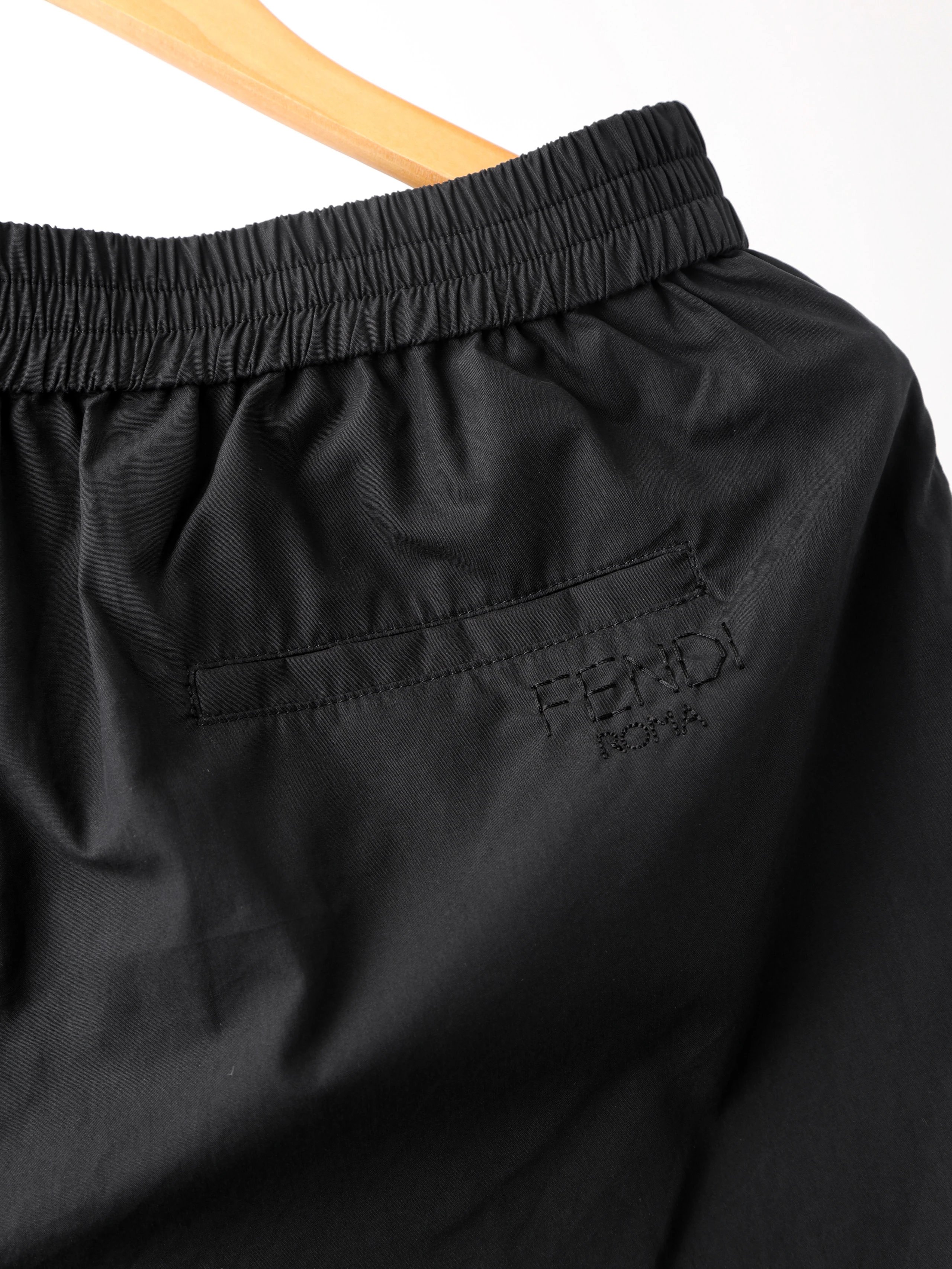 Item ID 8236 Fend1- Fendi -2025ss- Haute couture tencel cotton - back pocket embroi