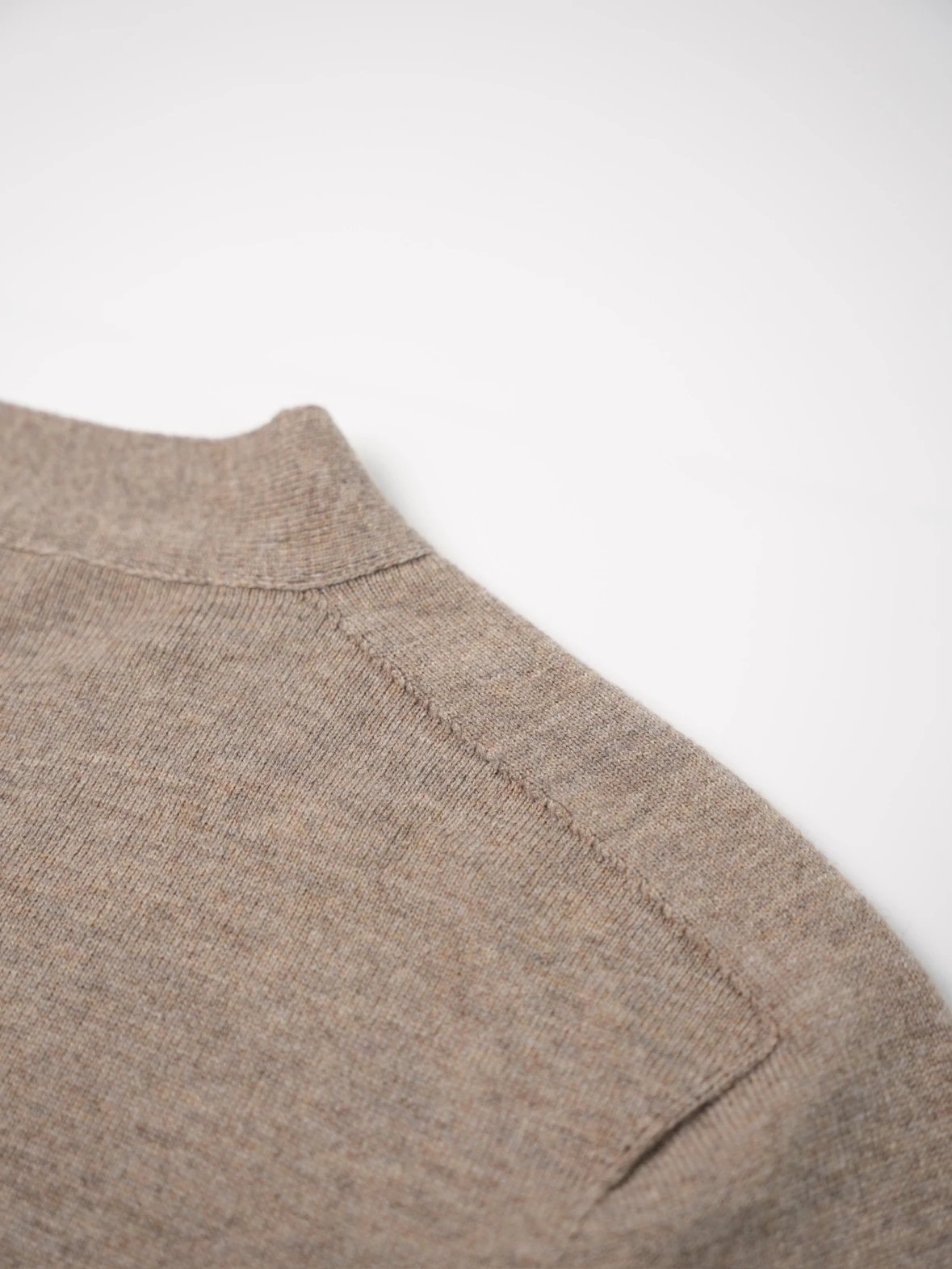 BBR embroidered signature sweater cardigan “97% cashmere ➕3% polyester