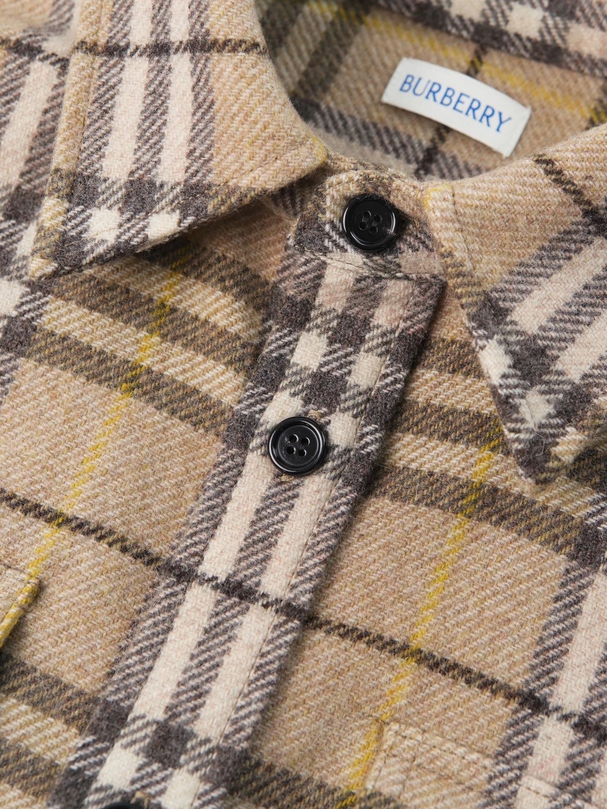 Item ID 8016 BBR Burberry plaid shirt with _natural black horn_ and _sheep wool mat