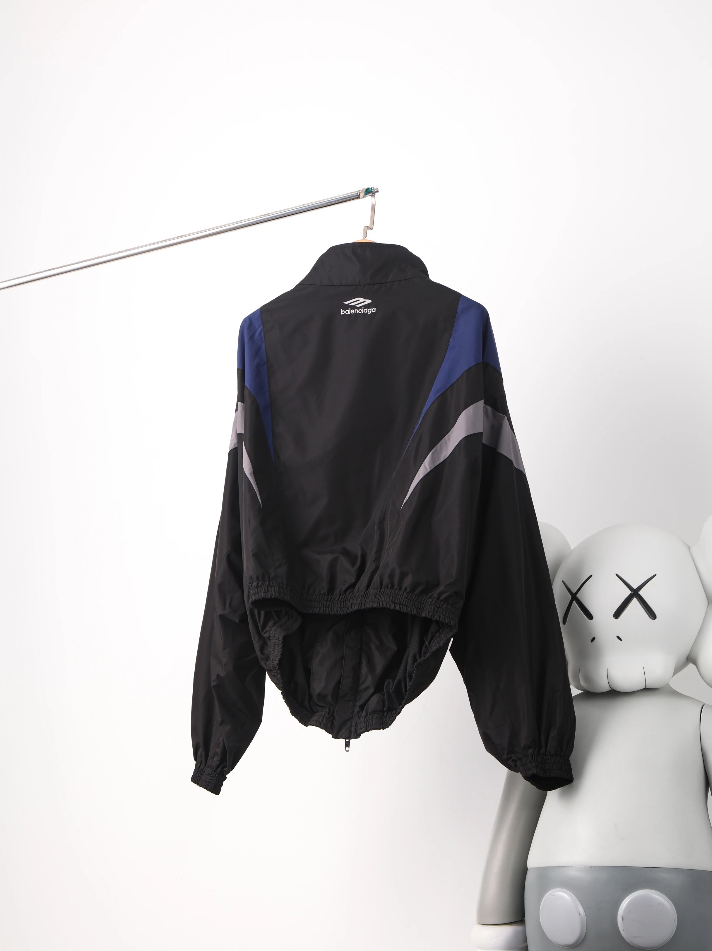 Item ID 8014 Balenc1@ga- Paris-2024SS - Tri color Spliced Windbreaker Coat - OVisiz