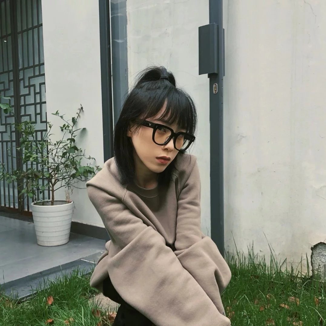 Item ID 8414 Two options - _Gentleman Monster_ - UNA.C-UNA.CN sheet Zeiss flat lens