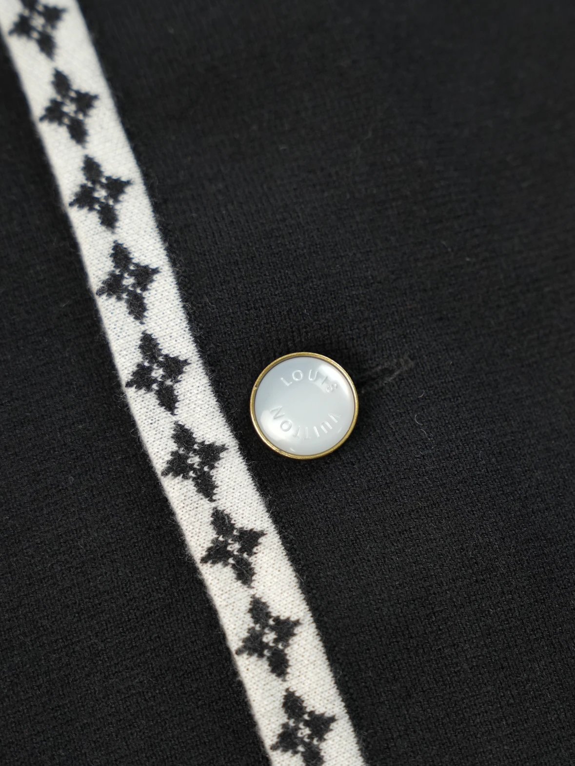 Item ID 8060 SS25 Spring Men's Collection _Exclusive Button_ _Refined Wool_ Knitted