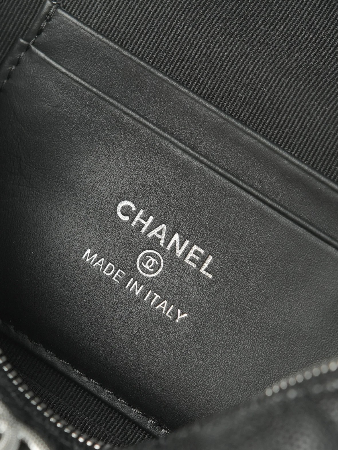 Item ID 8458 CHANE1- _Exclusive Hardware Details_ 25B Star Series Brand Logo Diamon