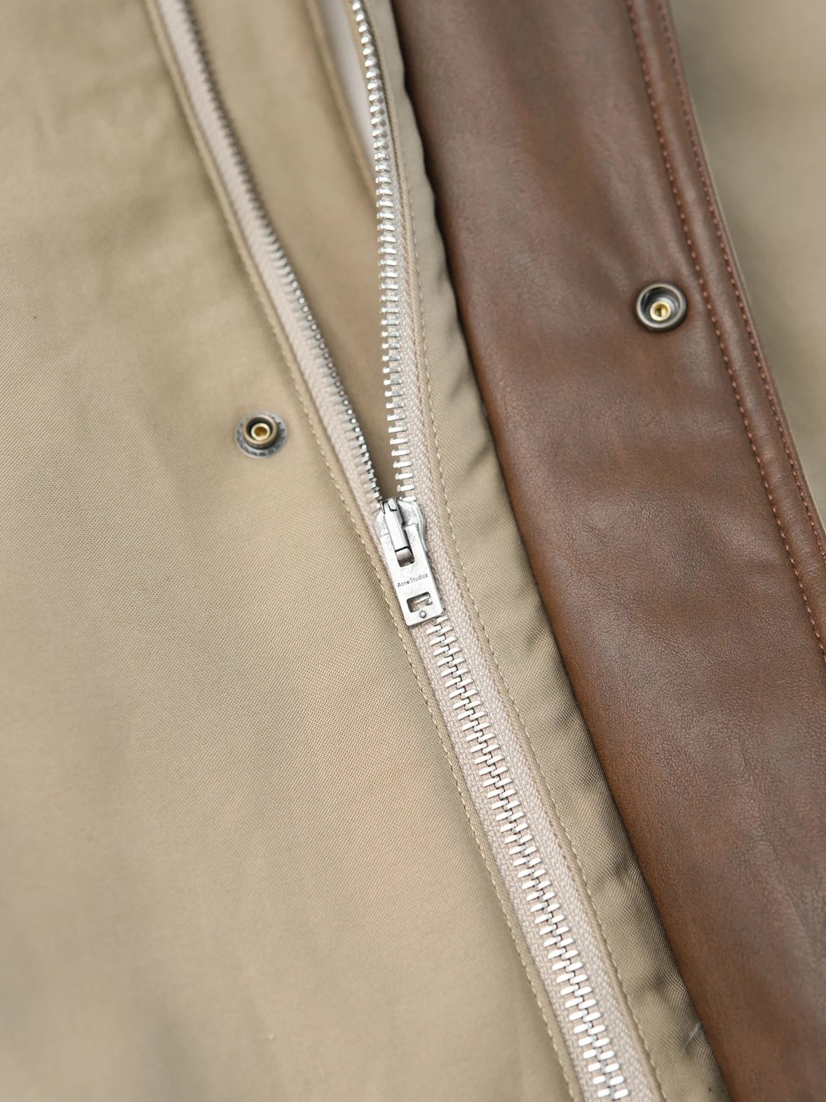 Item ID 8008 Acne-“ Leather collar ”SS25 Solid color pocket zipper snap button jack