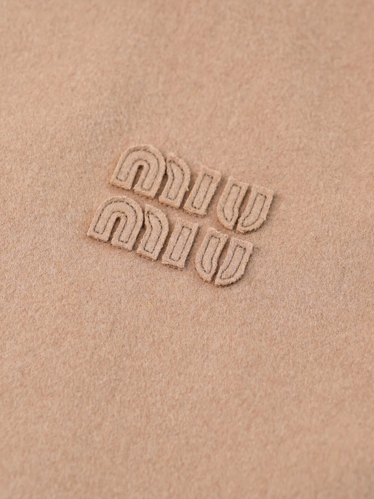 Item ID 8038 M1UM1U Miu Miu _silk lining_ _camel hair mixed yarn_ zipper opening an