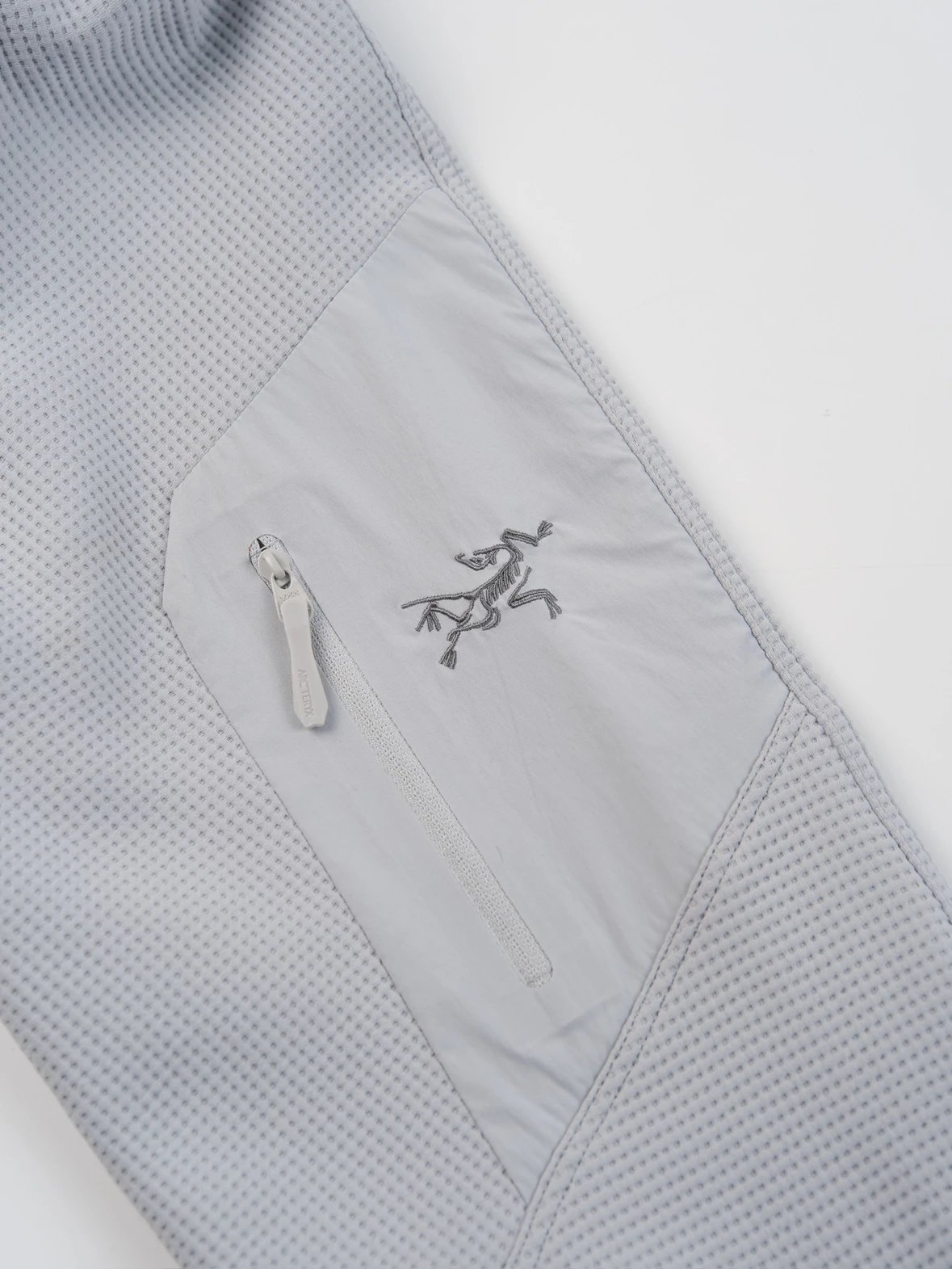 Item ID 8051 Olera- Two colors - waffle embroidery logo Windproof, breathable, warm