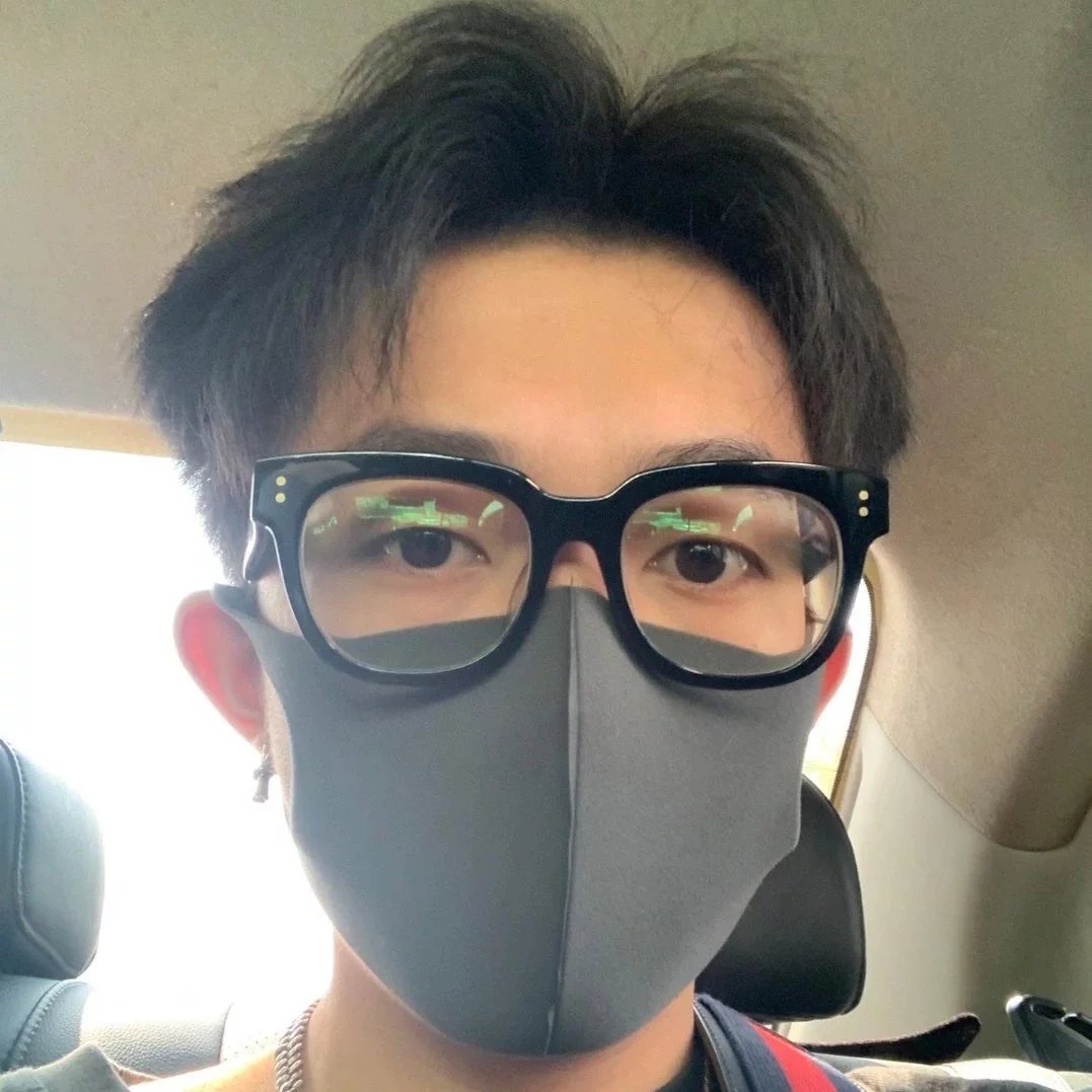 Item ID 8414 Two options - _Gentleman Monster_ - UNA.C-UNA.CN sheet Zeiss flat lens