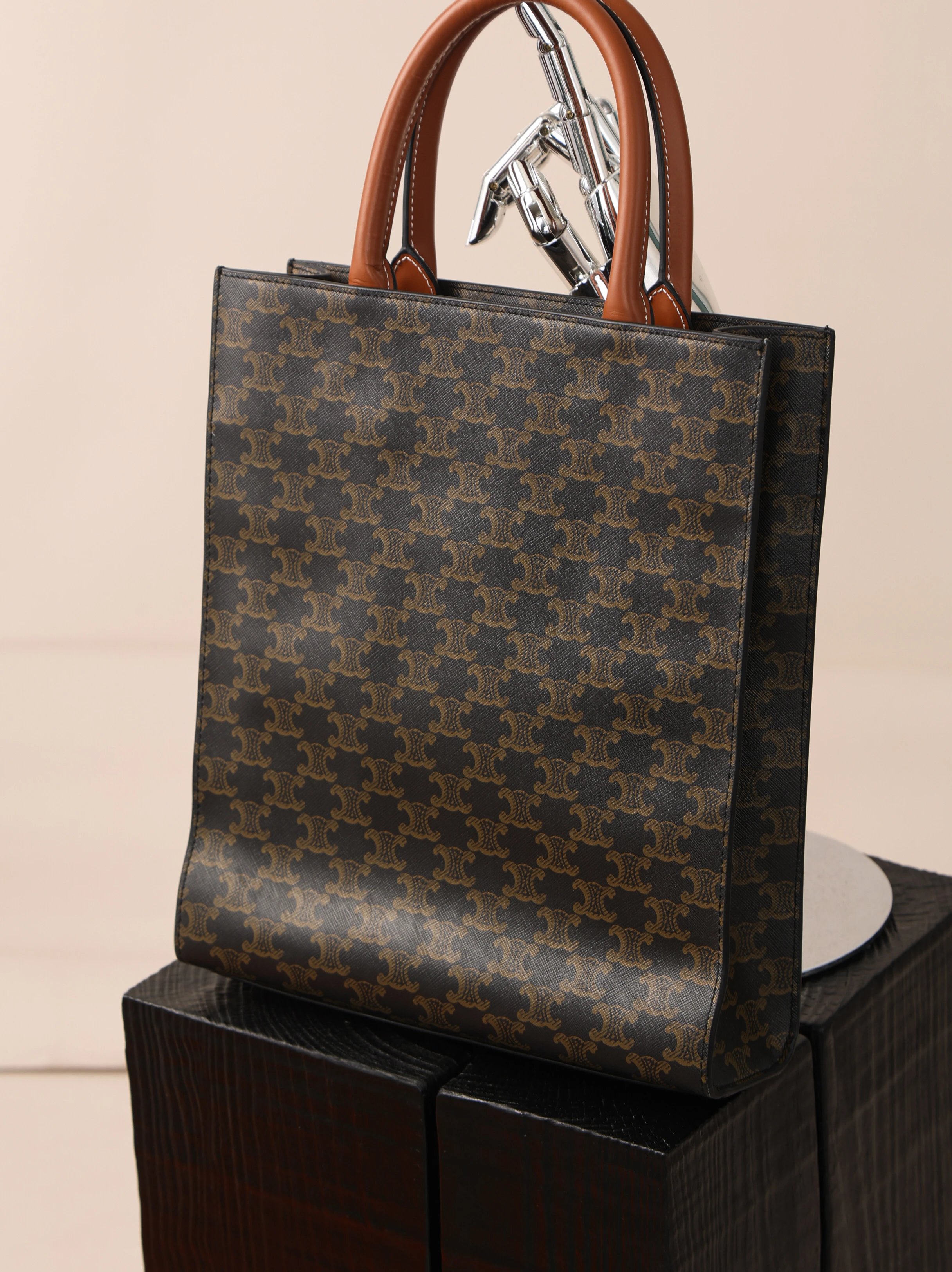 Item ID 8452 CEL1NE- Celine -2020ss- Classic -Cabas-Tote-thriomphe- Classic all-ove