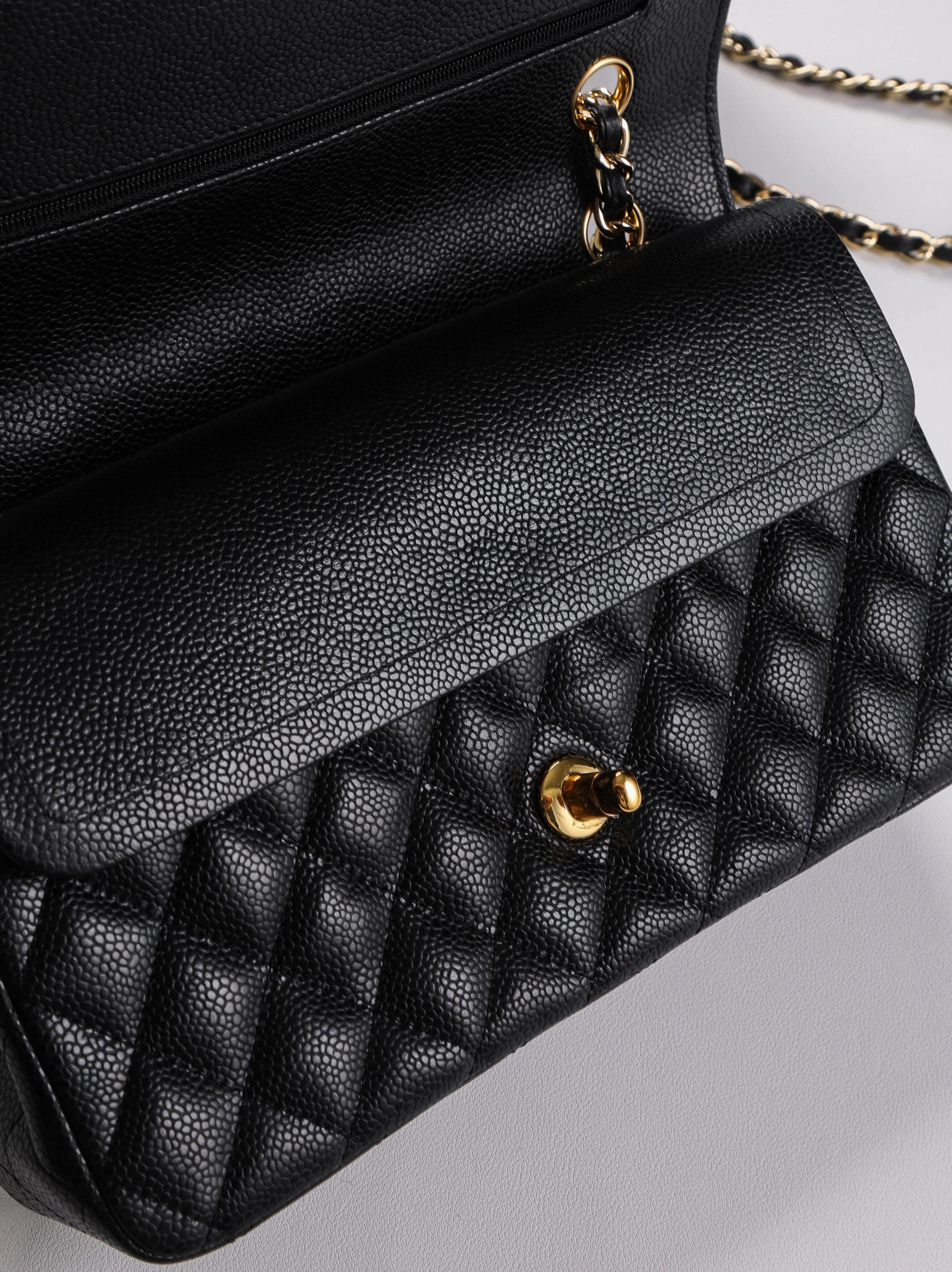 Item ID 8455 Chane1- Fragrant grandma -Classic-Flap-CF- medium size - Classic diamo