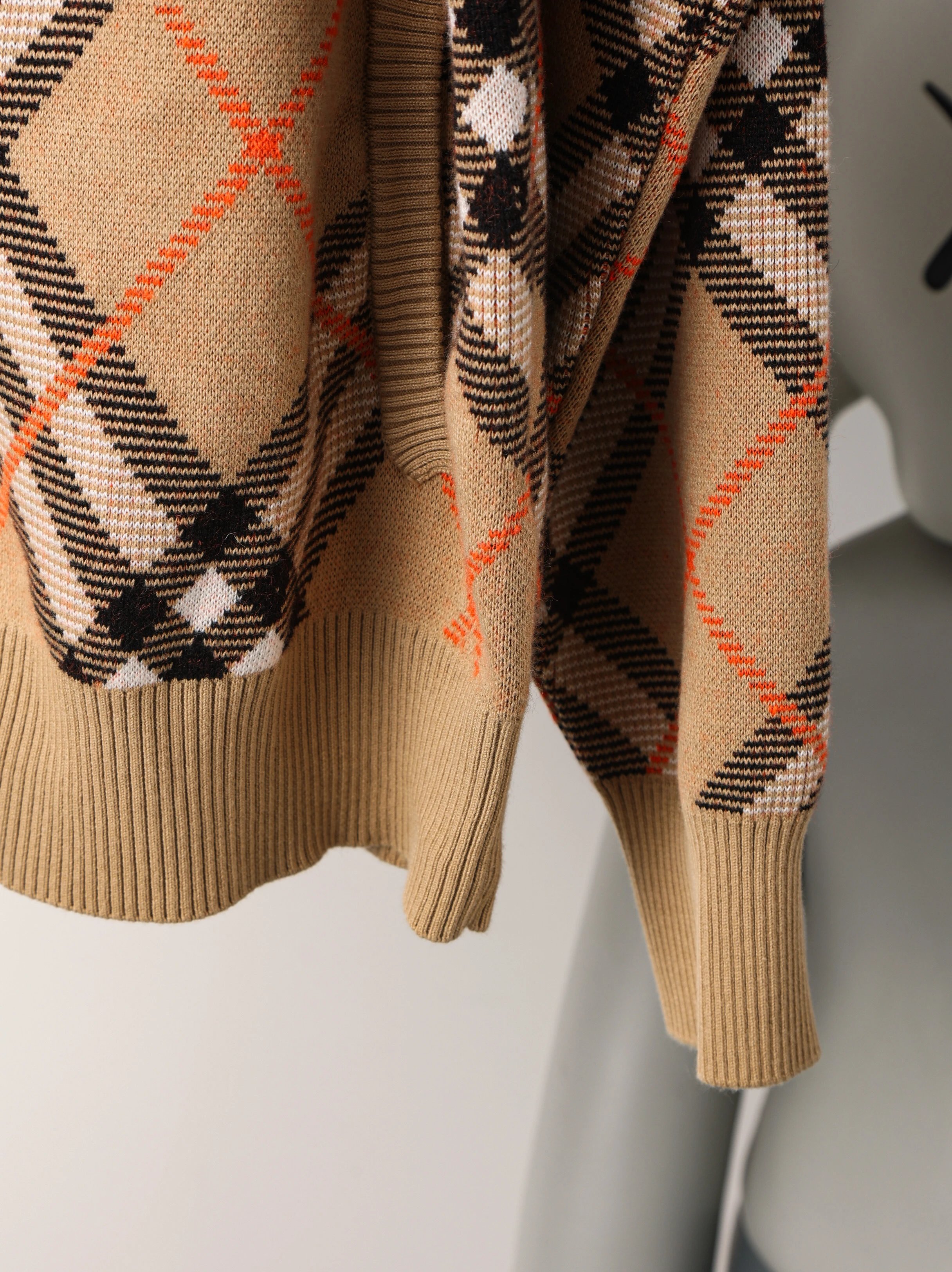 Item ID 8022 Burberr-BBR-2024ss- Classic cross diagonal pattern series - wool coat