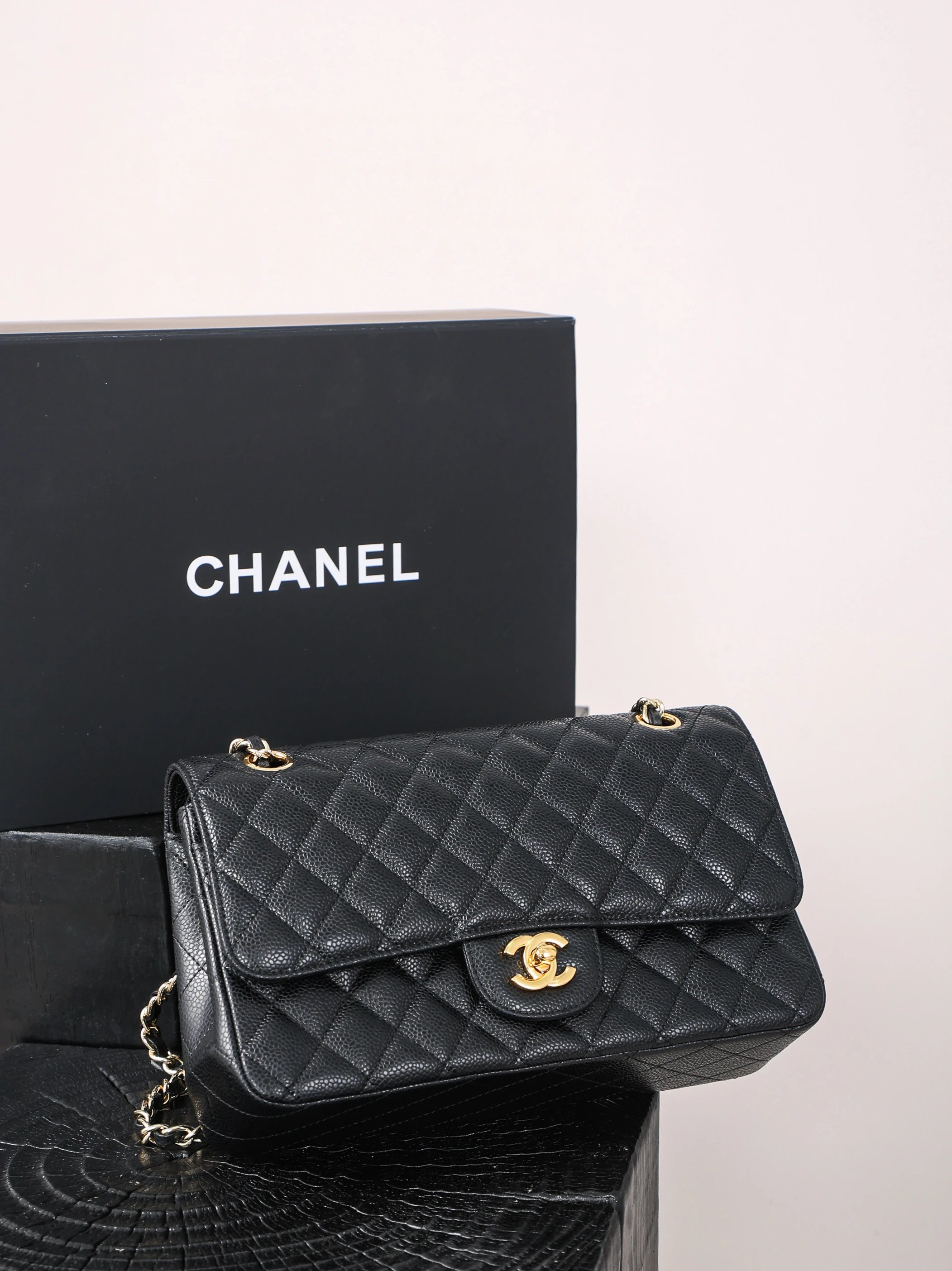 Item ID 8455 Chane1- Fragrant grandma -Classic-Flap-CF- medium size - Classic diamo