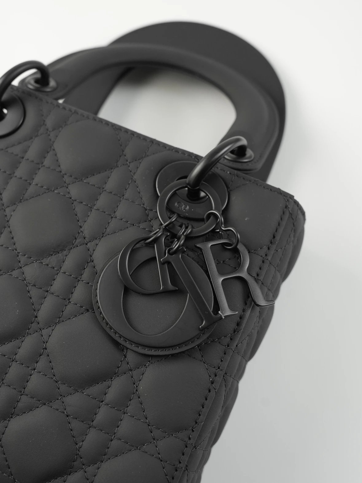 Item ID 8420 -Lady-ABCD1or-“ Imported natural leather ” Detachable chain shoulder s
