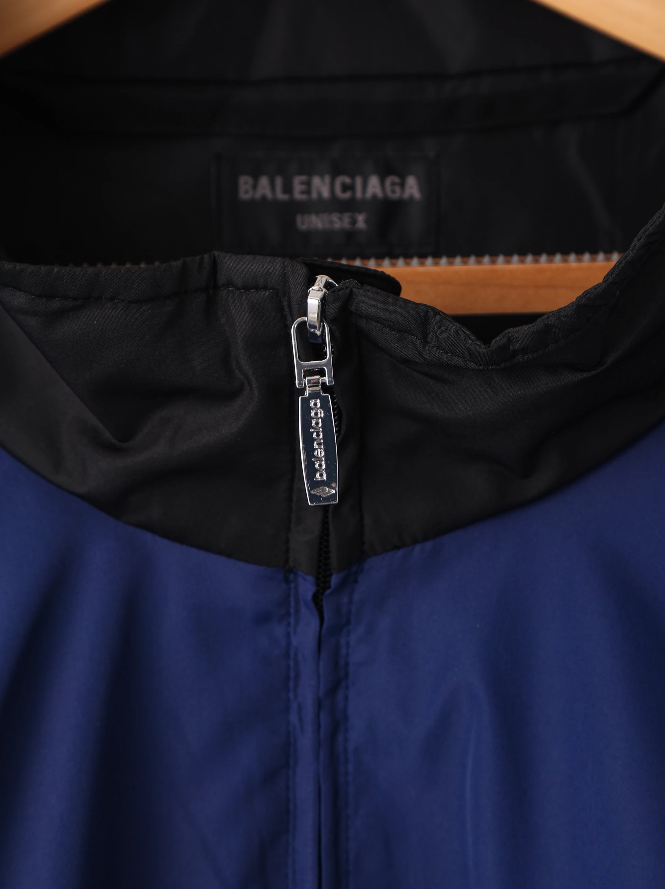 Item ID 8014 Balenc1@ga- Paris-2024SS - Tri color Spliced Windbreaker Coat - OVisiz