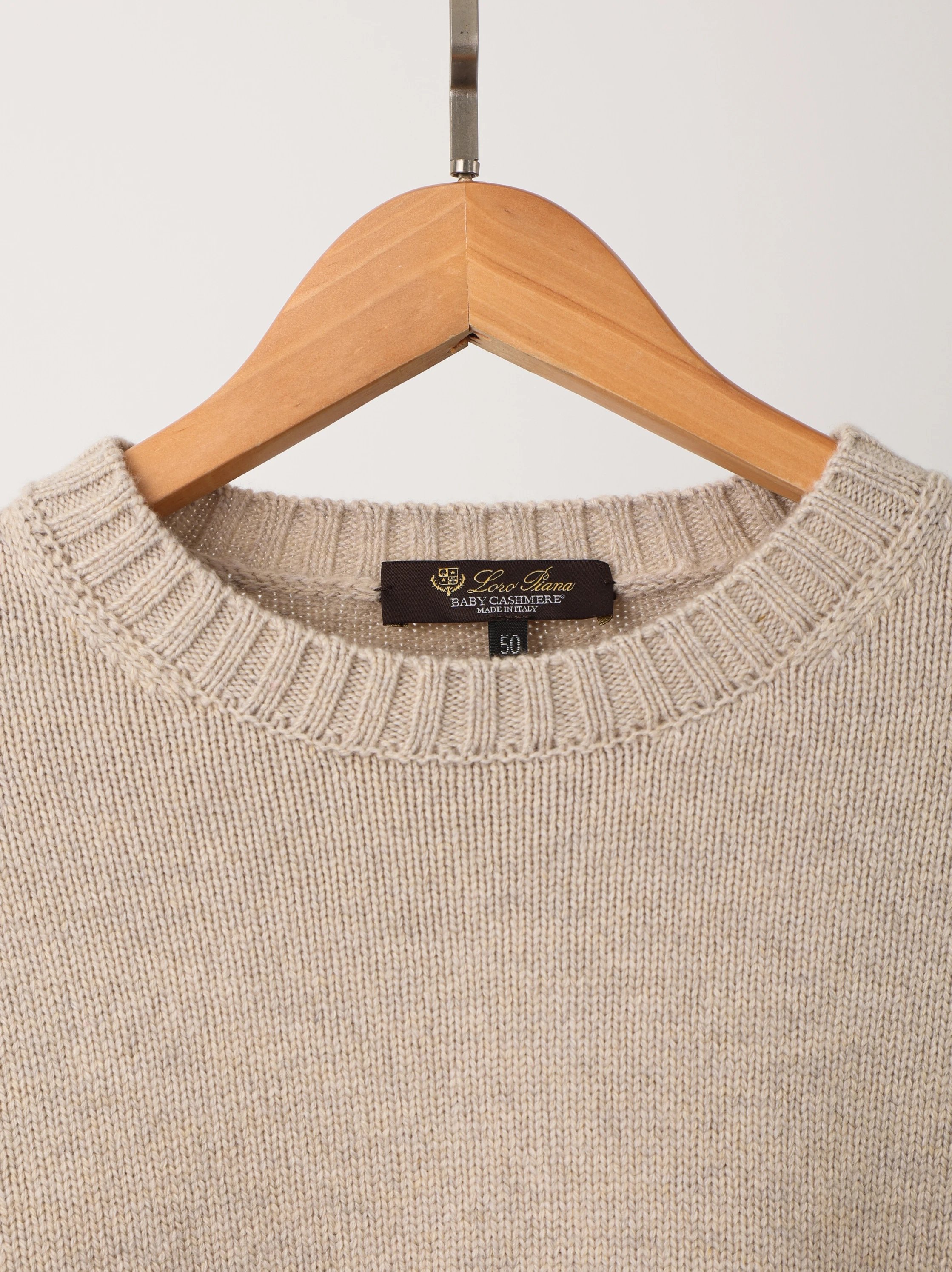 Item ID 8261 Loro-Pi@na-LP-2024ss- cashmere sweater - Warm cashmere sweater with si