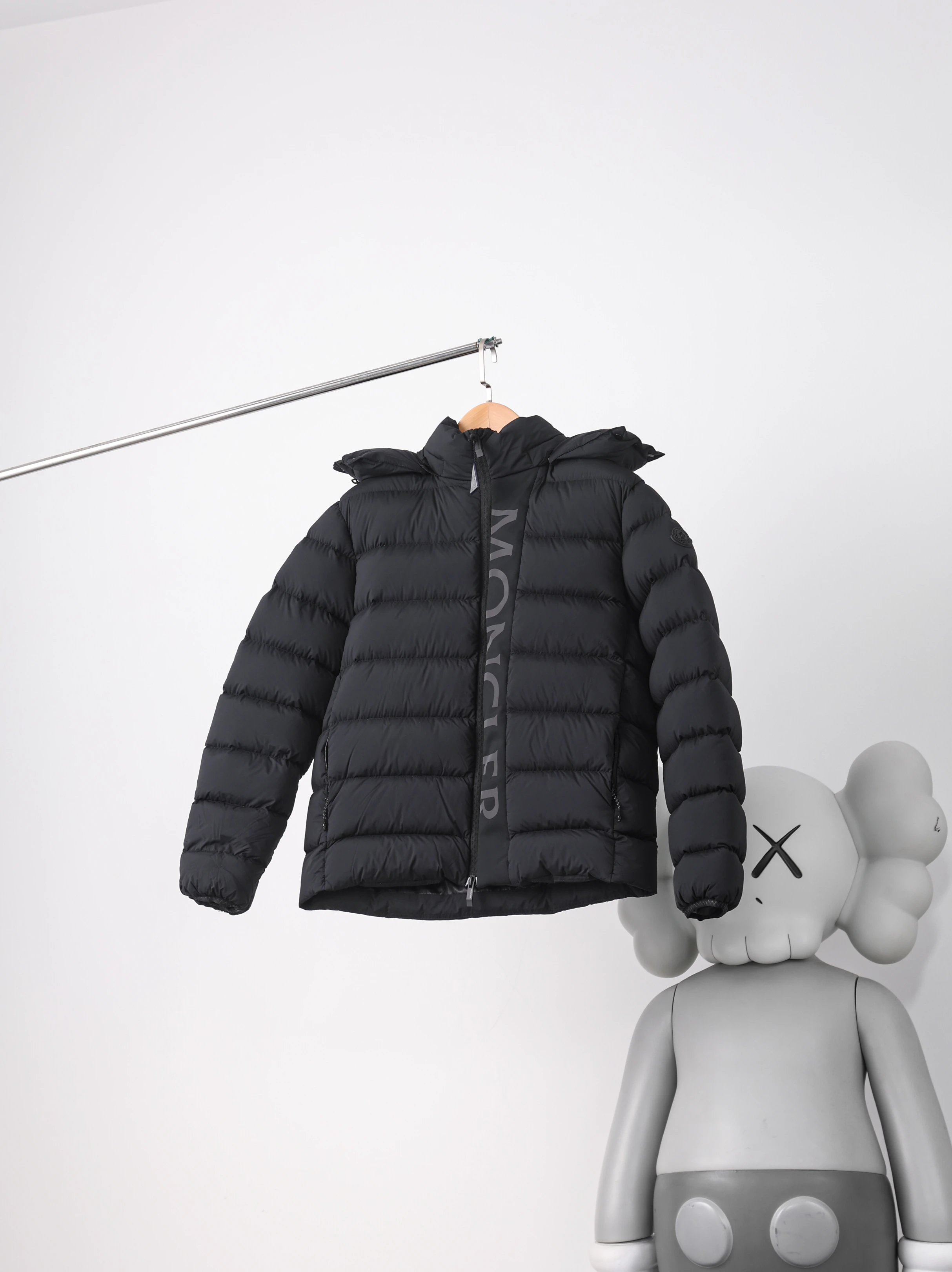 Item ID 8124 M0NCLER- Mengkou -2023ss- Lightweight black warrior down jacket - Remo