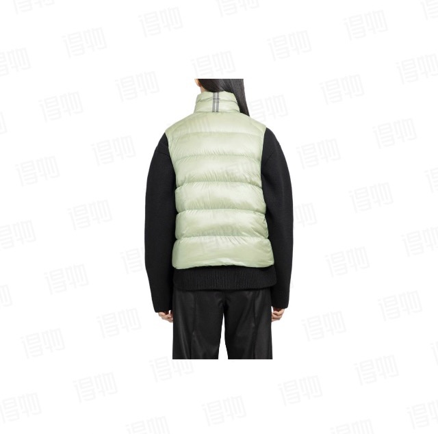 大鹅18马甲羽绒服