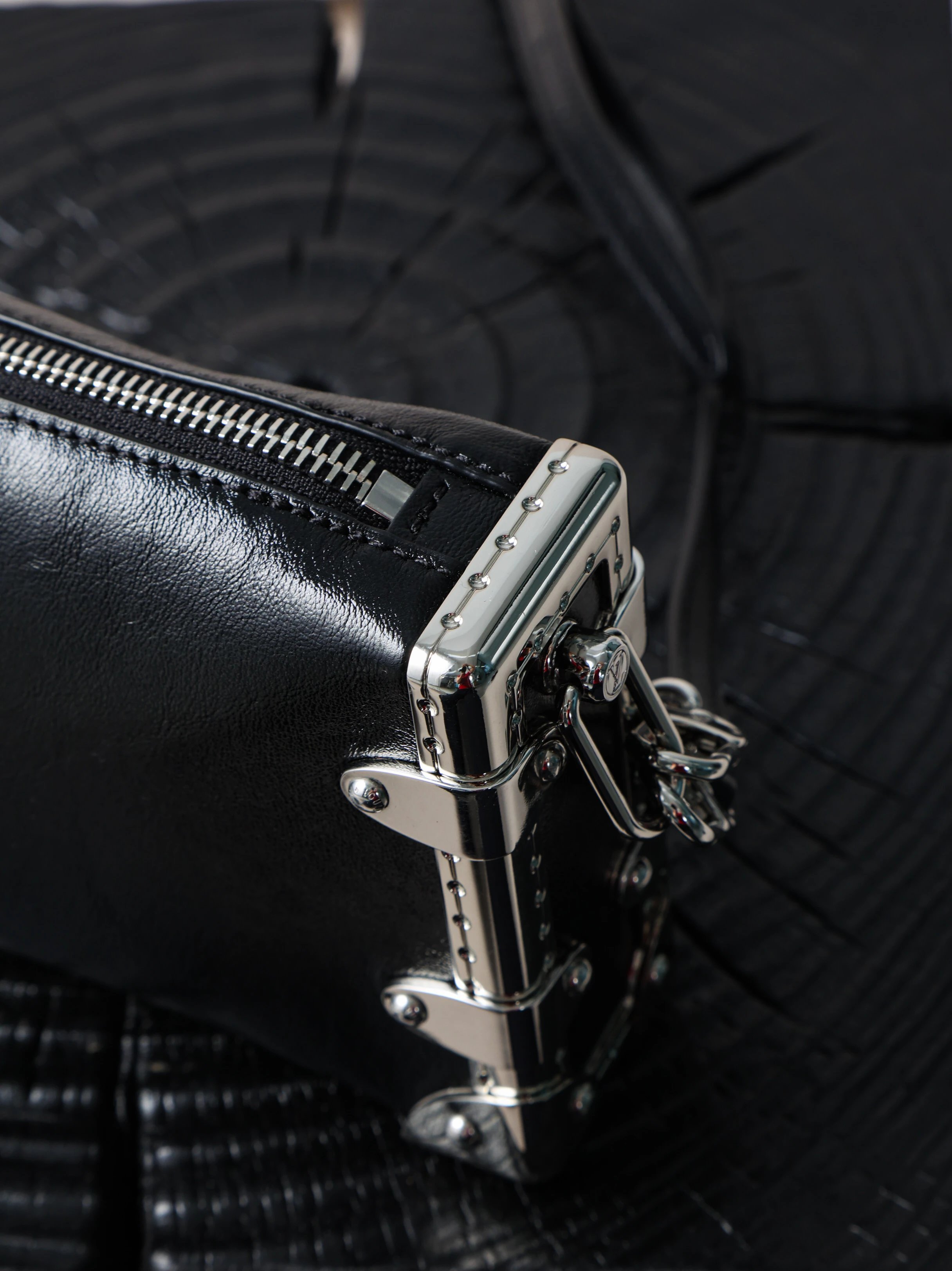 Item ID 8432 Advanced customization -100% calfskin -Slim-Trunk- soft box chain bag