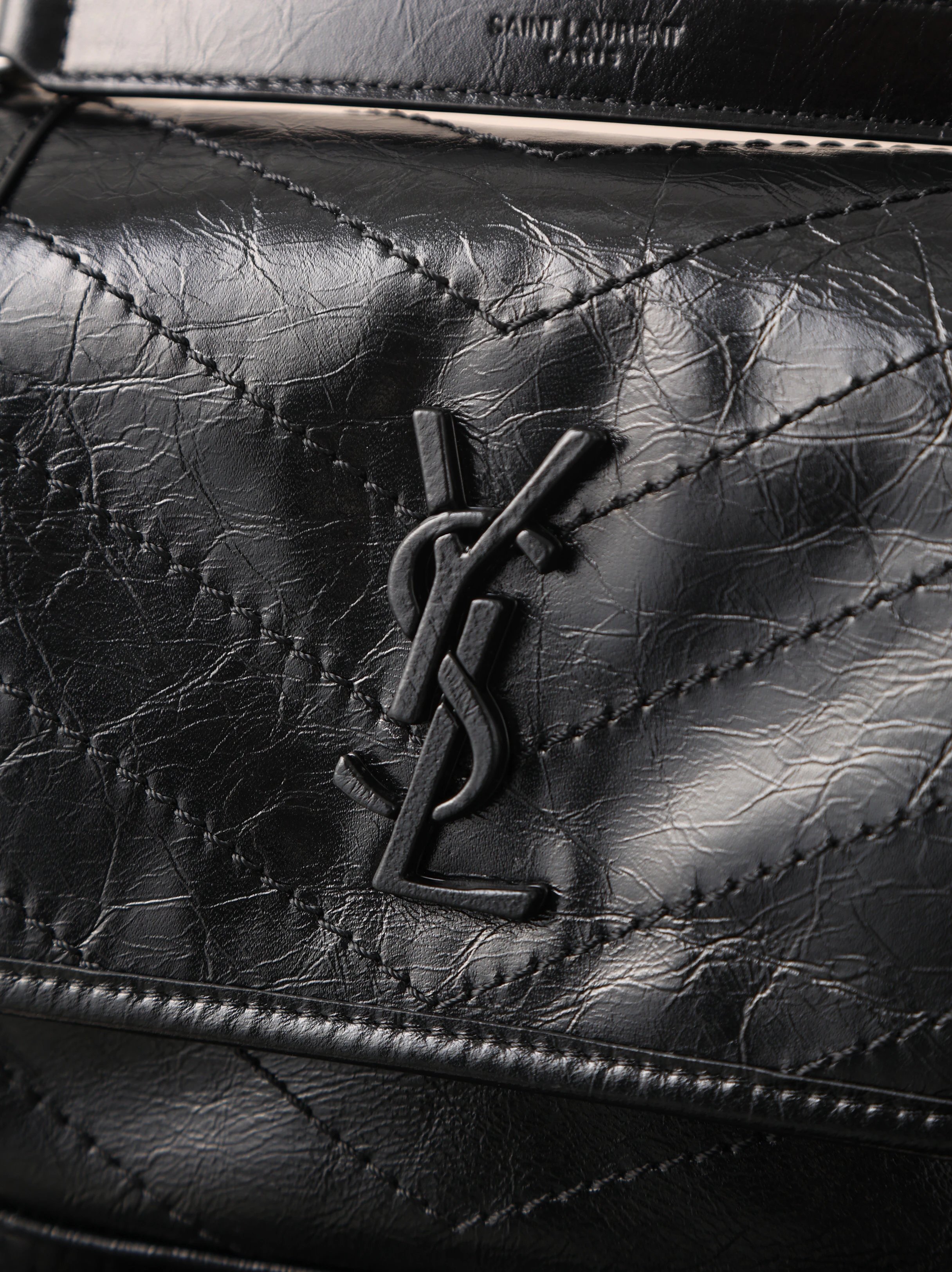 Item ID 8515 Yevs-SL-YS1- Classic -NIKI- flip chain bag - Silver chain black label