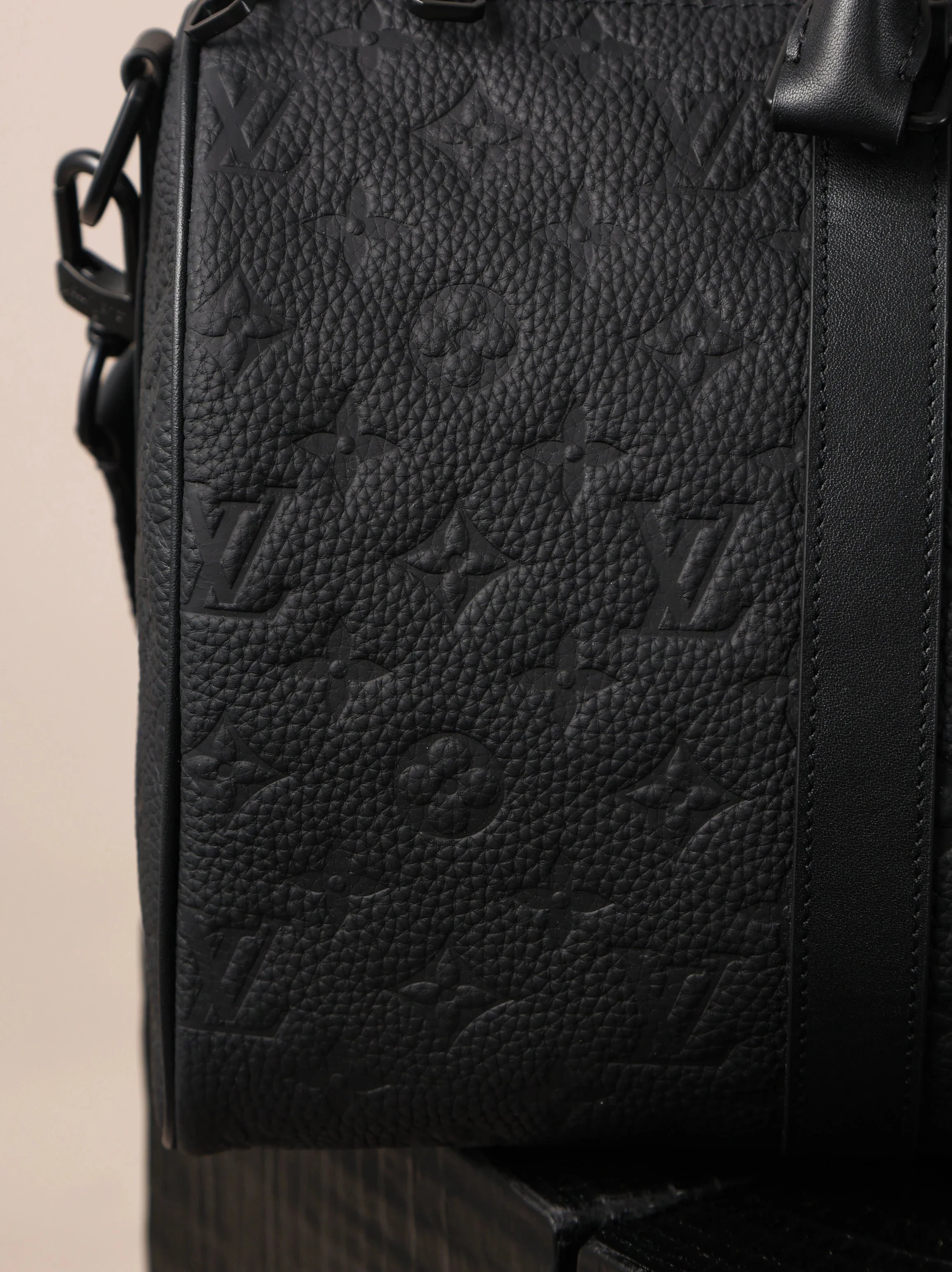 Item ID 8427 Advanced Customization - Kepall-35- Large Camera Bag - Head Leather -