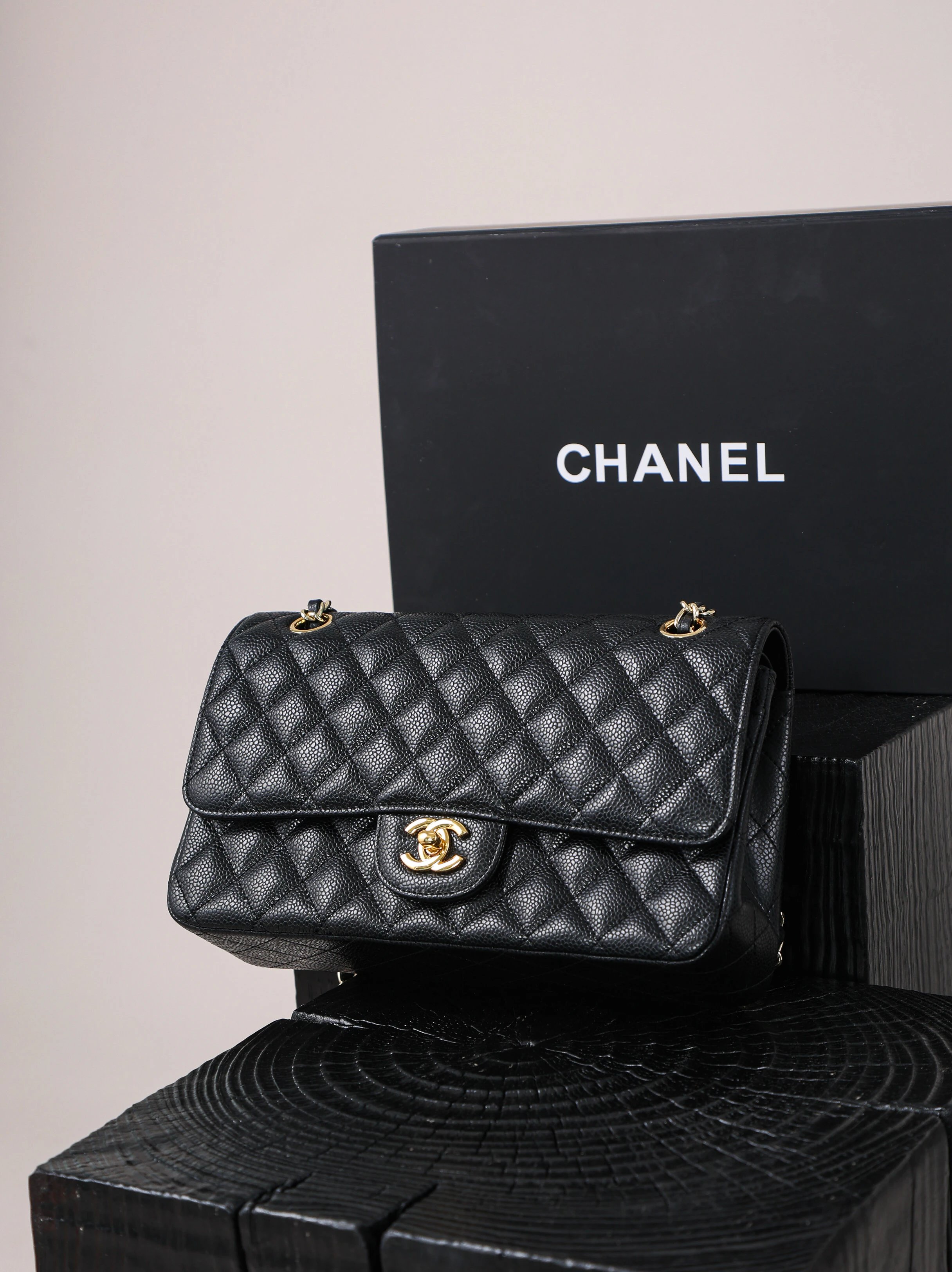 Item ID 8455 Chane1- Fragrant grandma -Classic-Flap-CF- medium size - Classic diamo