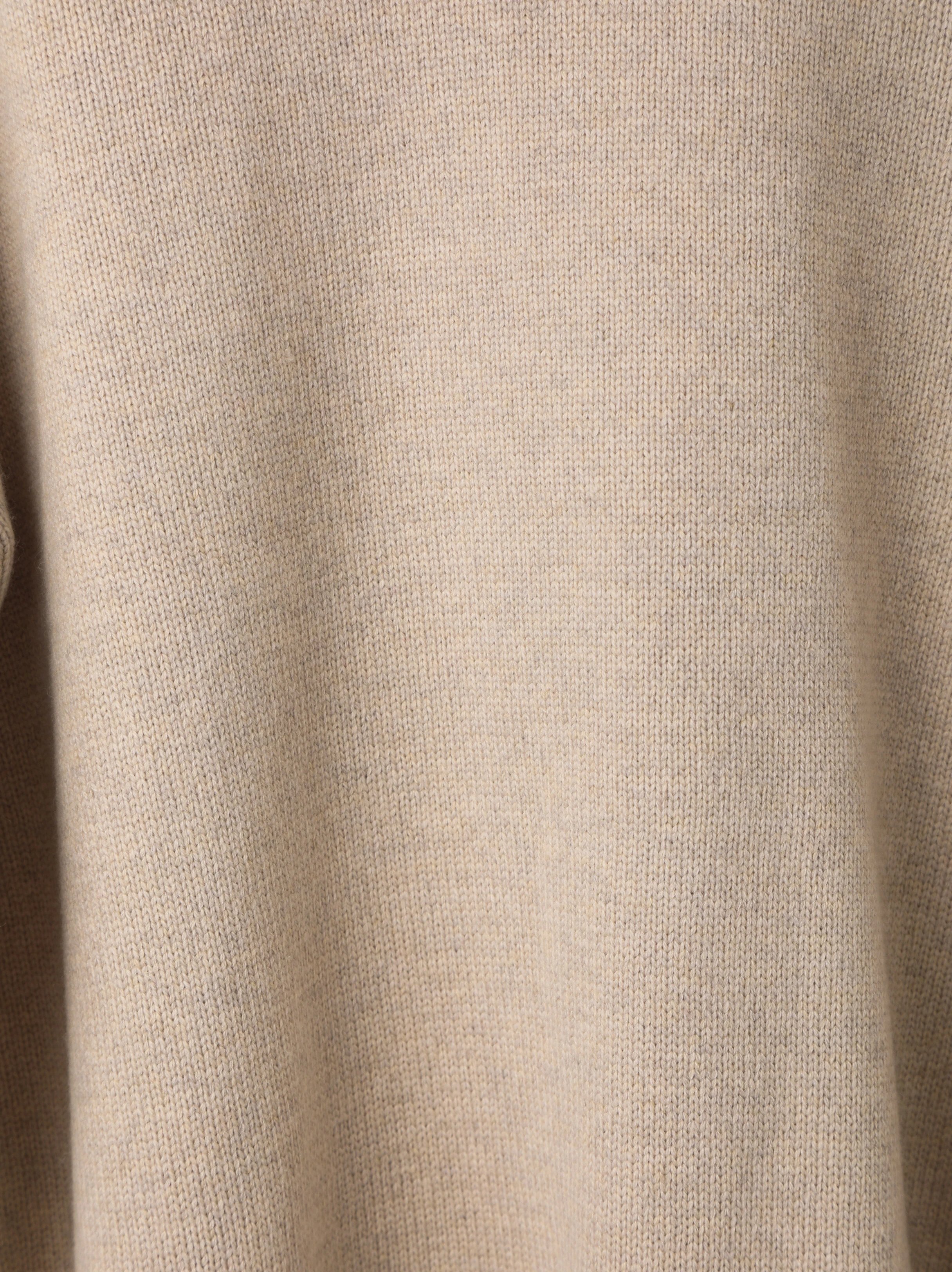Item ID 8261 Loro-Pi@na-LP-2024ss- cashmere sweater - Warm cashmere sweater with si
