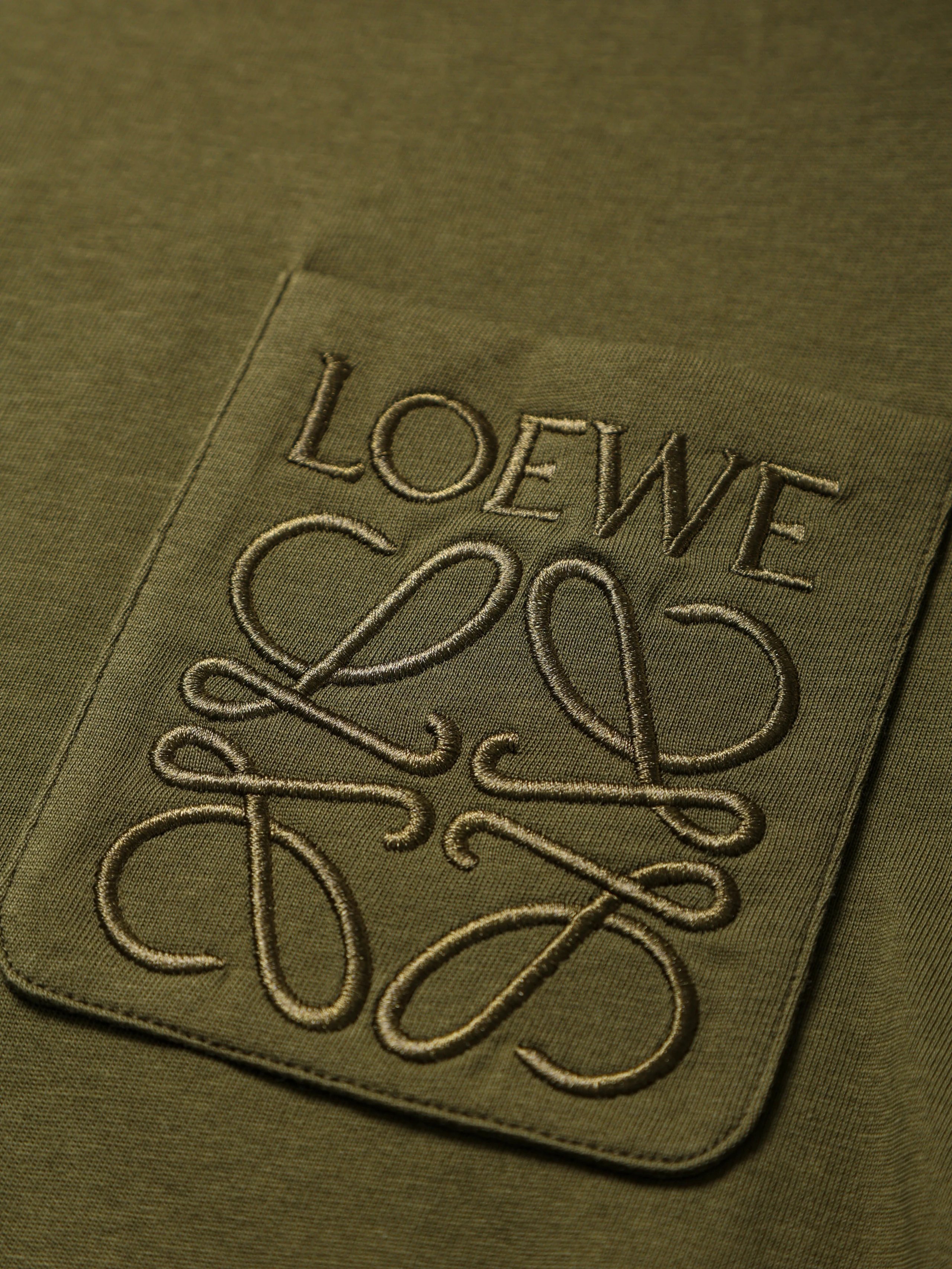 Item ID 8319 L0EWE-Roewe -2025s Pocket Embroidered Basic Round Neck Short Sleeve -