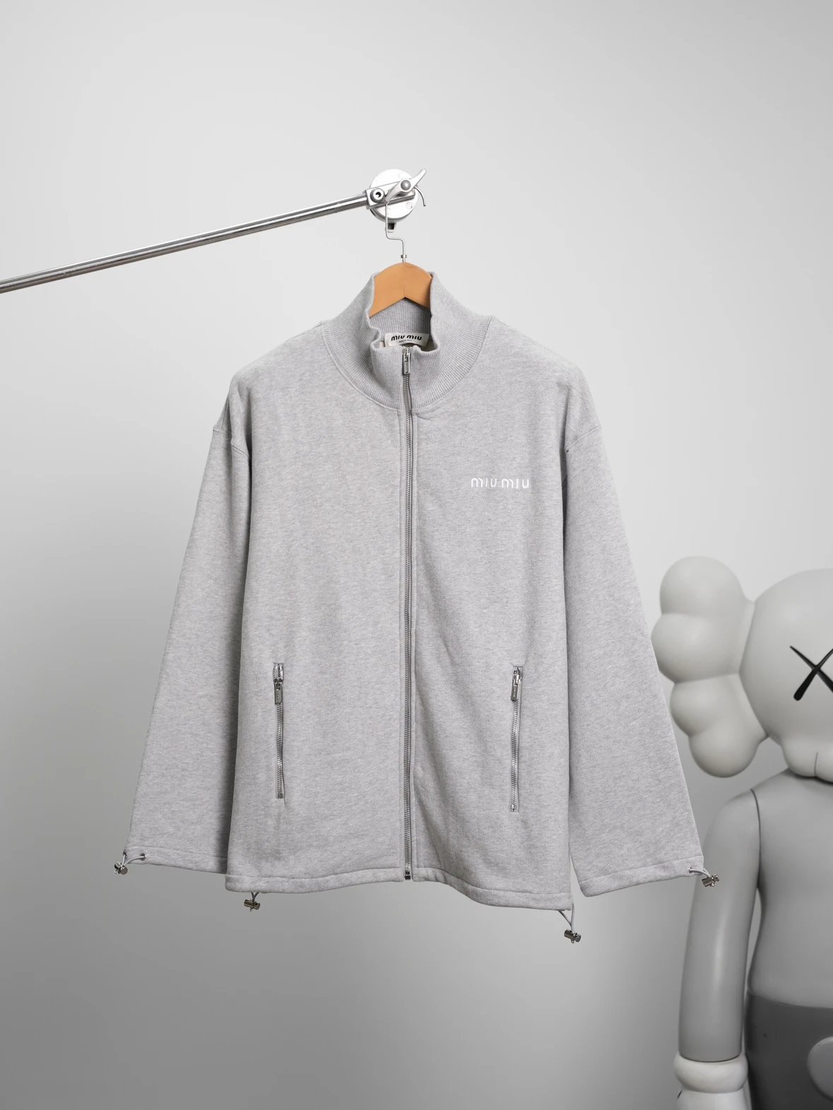 Item ID 8039 M1UM1U Miu Miu “ Full hardware customization ” Solid color stand colla